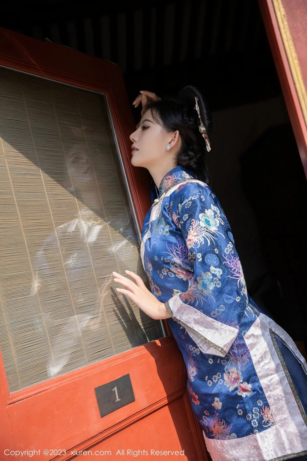 [[XiuRen秀人网]秀人网]No.6398_模特就是阿朱啊脱宫廷古装露蓝色睡衣秀曼妙绝美身姿诱惑写真86P