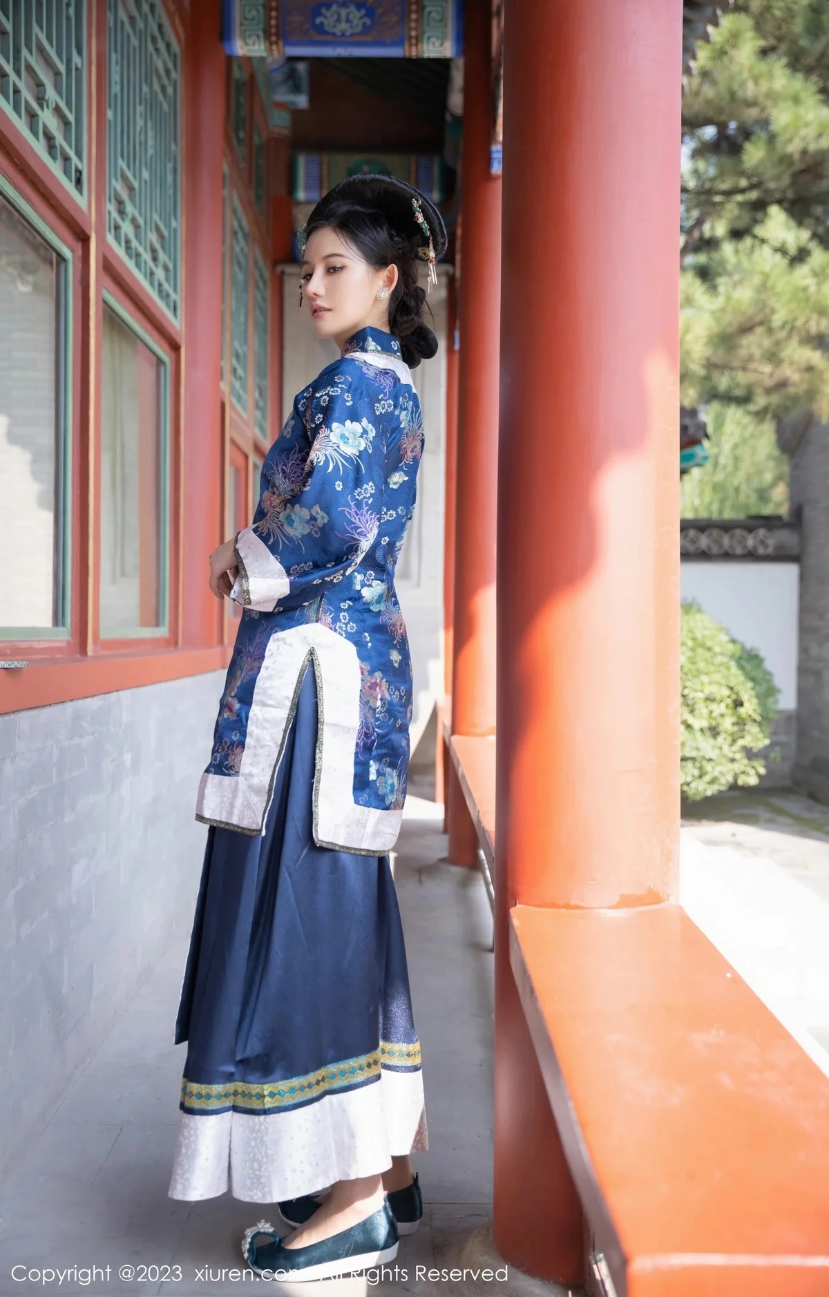 [[XiuRen秀人网]秀人网]No.6398_模特就是阿朱啊脱宫廷古装露蓝色睡衣秀曼妙绝美身姿诱惑写真86P