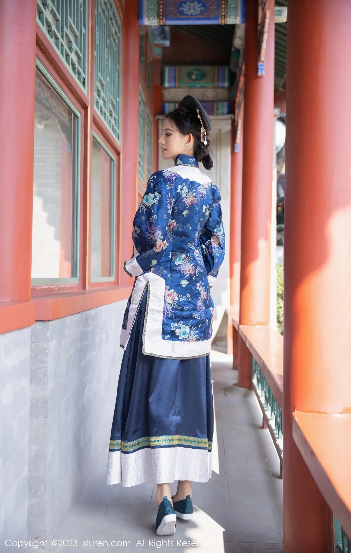 [[XiuRen秀人网]秀人网]No.6398_模特就是阿朱啊脱宫廷古装露蓝色睡衣秀曼妙绝美身姿诱惑写真86P