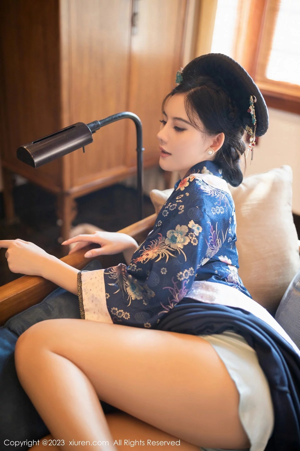 [[XiuRen秀人网]秀人网]No.6398_模特就是阿朱啊脱宫廷古装露蓝色睡衣秀曼妙绝美身姿诱惑写真86P