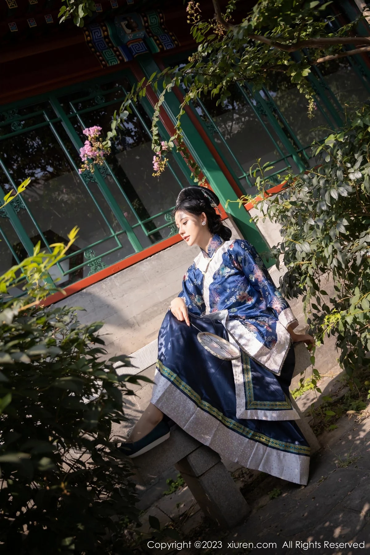 [[XiuRen秀人网]秀人网]No.6398_模特就是阿朱啊脱宫廷古装露蓝色睡衣秀曼妙绝美身姿诱惑写真86P