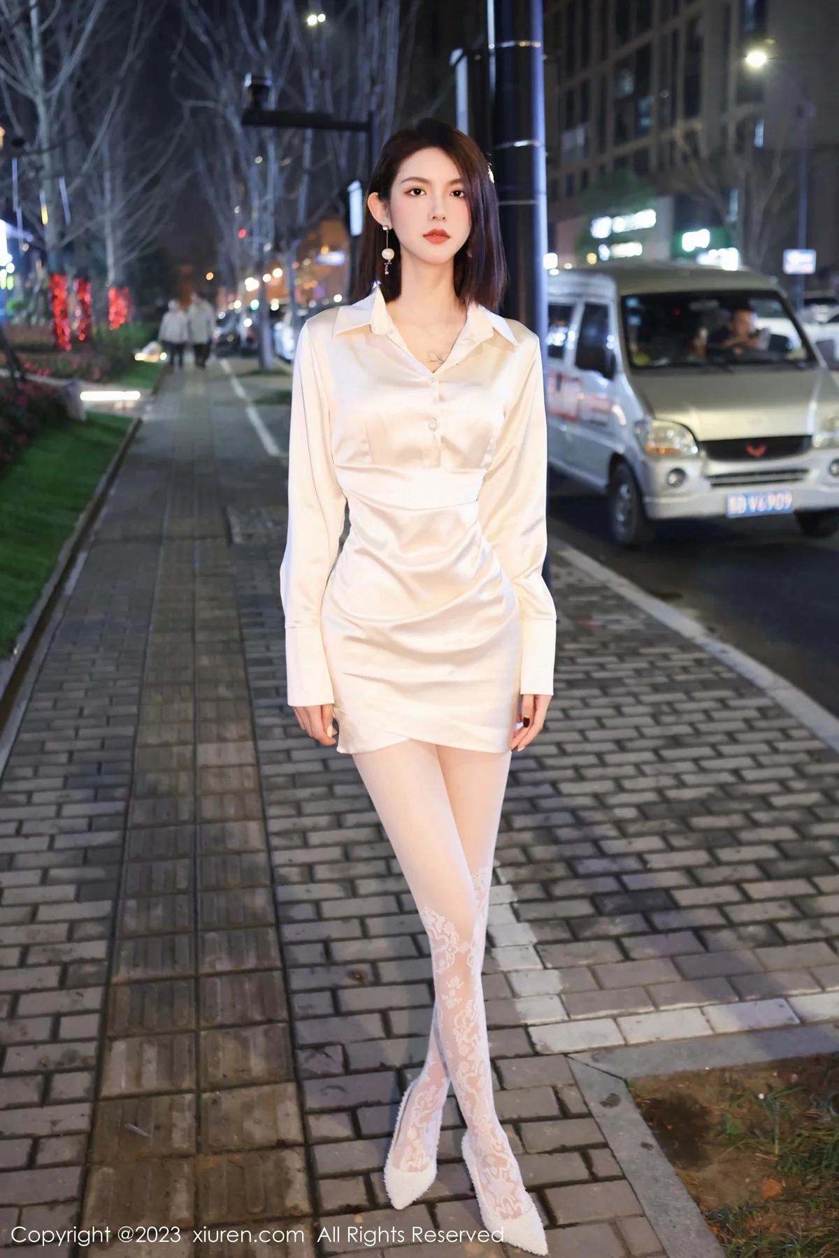 [[XiuRen秀人网]秀人网]No.6393_模特乔一一脱性感米色连衣短裙露白色内衣秀曼妙身姿诱惑写真92P