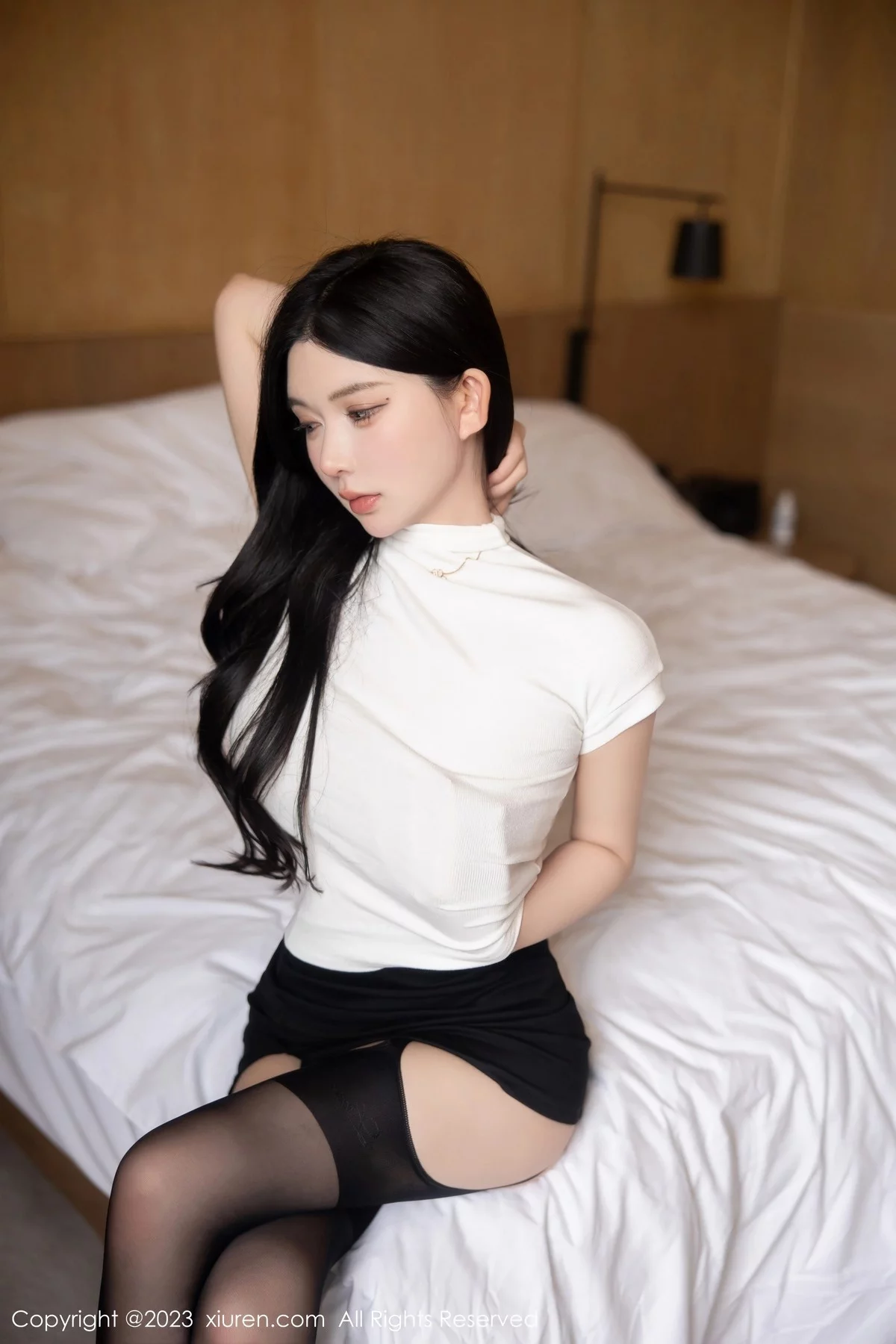 [[XiuRen秀人网]秀人网]No.6394_模特林珊珊白色轻透上衣配黑短裙魅惑黑丝秀曼妙身姿迷人写真103P