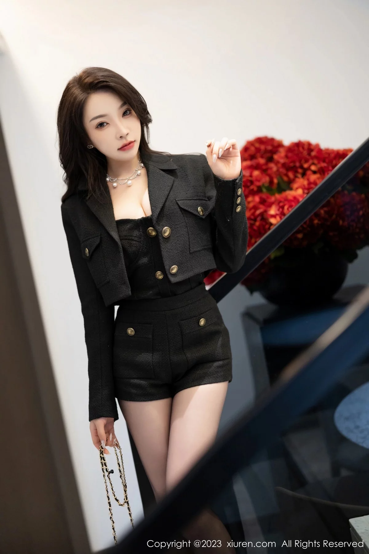 [[XiuRen秀人网]秀人网]No.6399_女神徐莉芝Booty脱黑色服饰露性感黑色轻透薄纱内衣诱惑写真90P