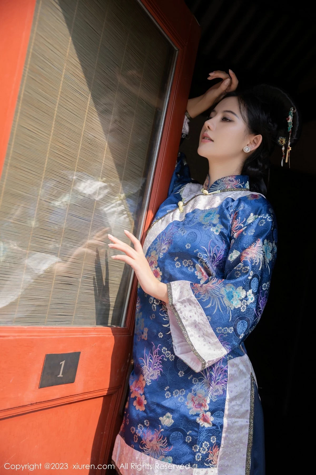 [[XiuRen秀人网]秀人网]No.6398_模特就是阿朱啊脱宫廷古装露蓝色睡衣秀曼妙绝美身姿诱惑写真86P