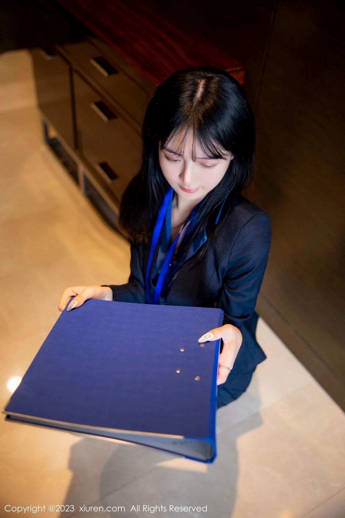 [[XiuRen秀人网]秀人网]No.6407_模特谢小蒽性感OL装脱制服露紫色蕾丝内衣配超薄黑丝诱惑写真91P