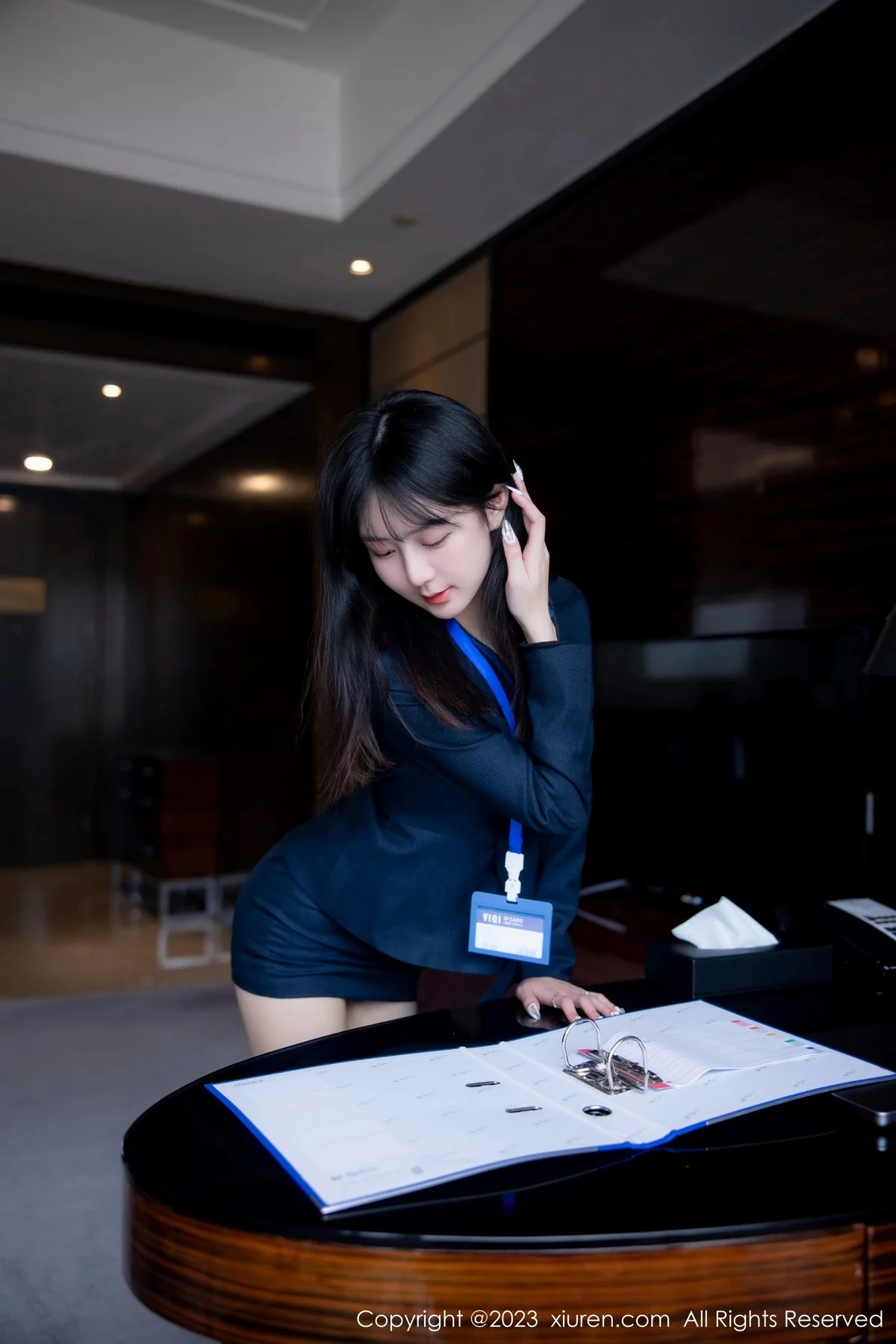 [[XiuRen秀人网]秀人网]No.6407_模特谢小蒽性感OL装脱制服露紫色蕾丝内衣配超薄黑丝诱惑写真91P