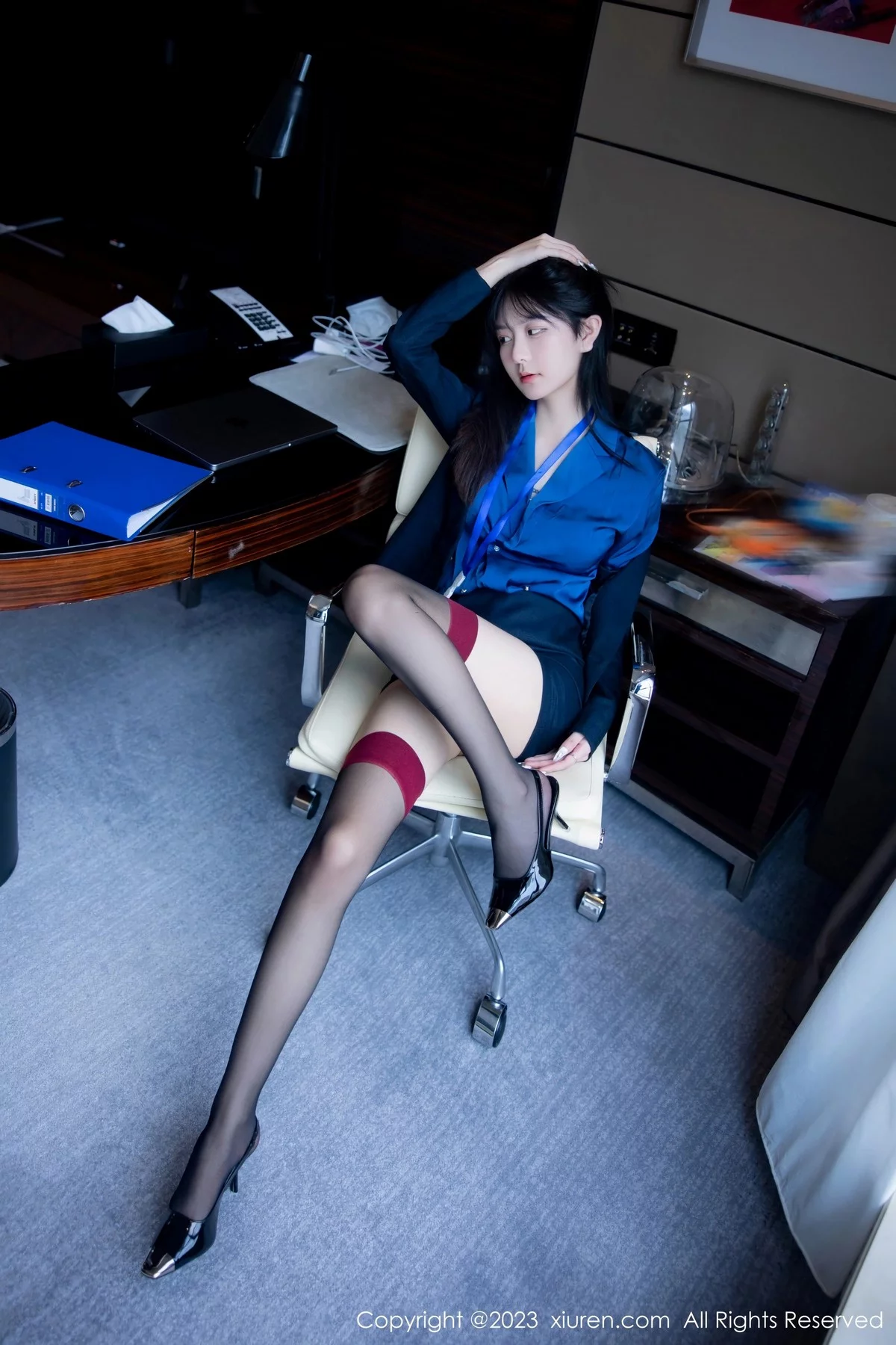 [[XiuRen秀人网]秀人网]No.6407_模特谢小蒽性感OL装脱制服露紫色蕾丝内衣配超薄黑丝诱惑写真91P