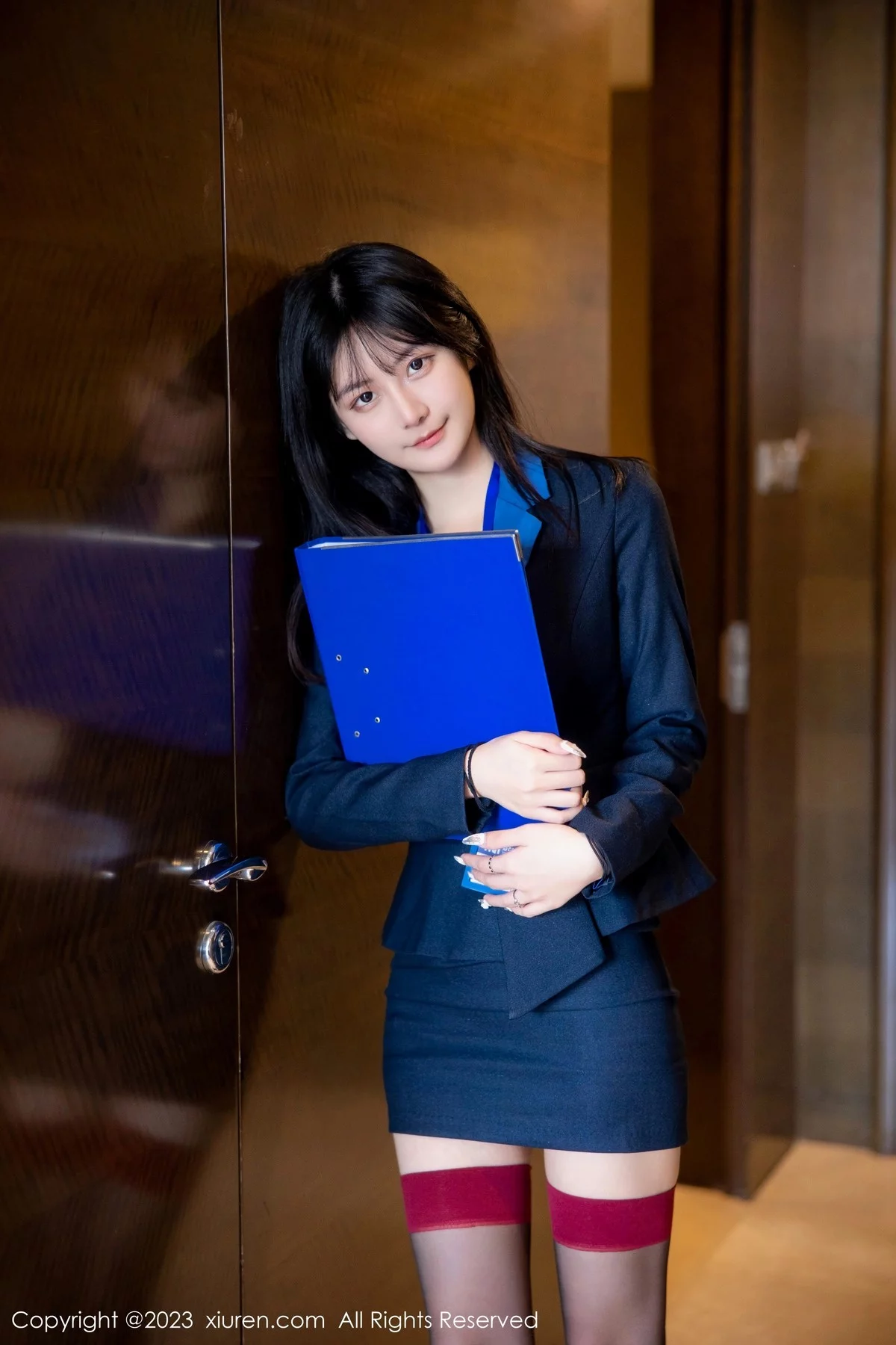 [[XiuRen秀人网]秀人网]No.6407_模特谢小蒽性感OL装脱制服露紫色蕾丝内衣配超薄黑丝诱惑写真91P