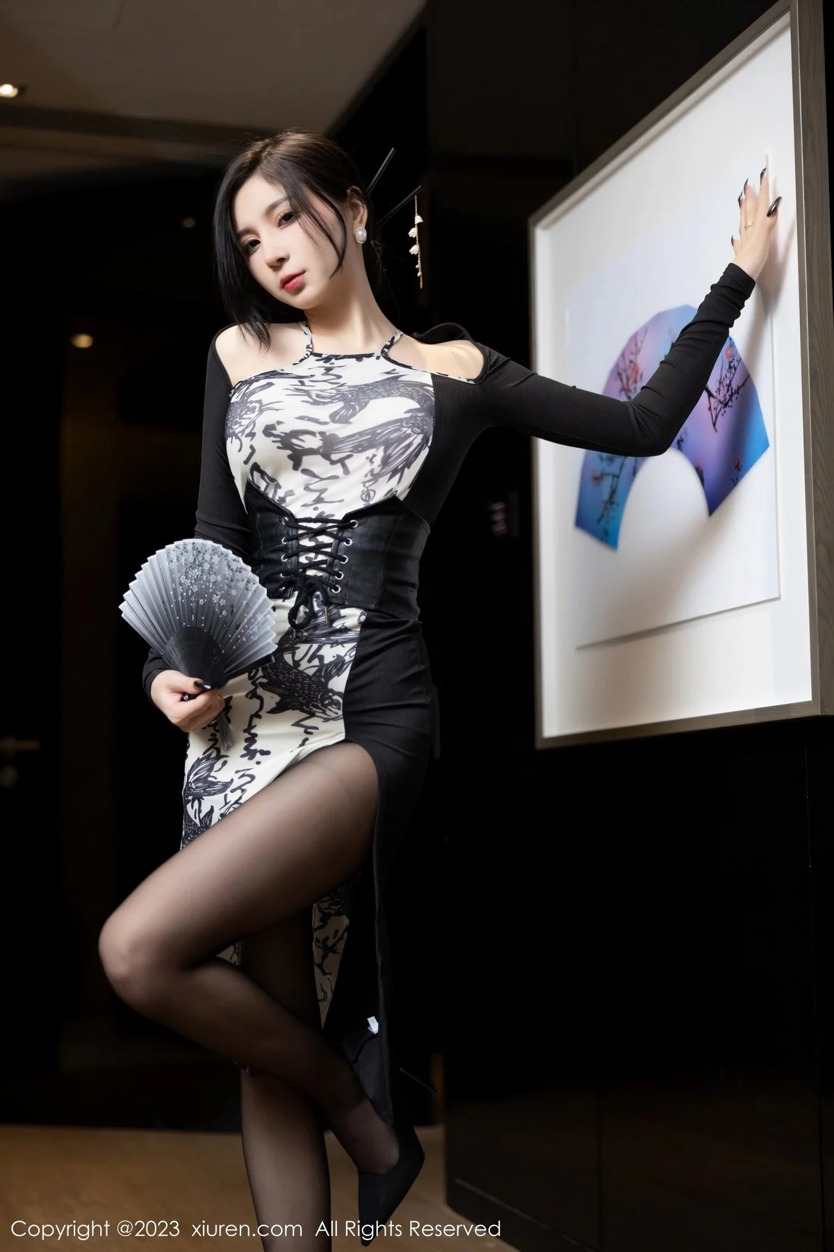 [[XiuRen秀人网]秀人网]No.6406_模特小蛮妖Yummy脱性感连衣裙露黑色内衣配超薄黑丝魅惑写真83P