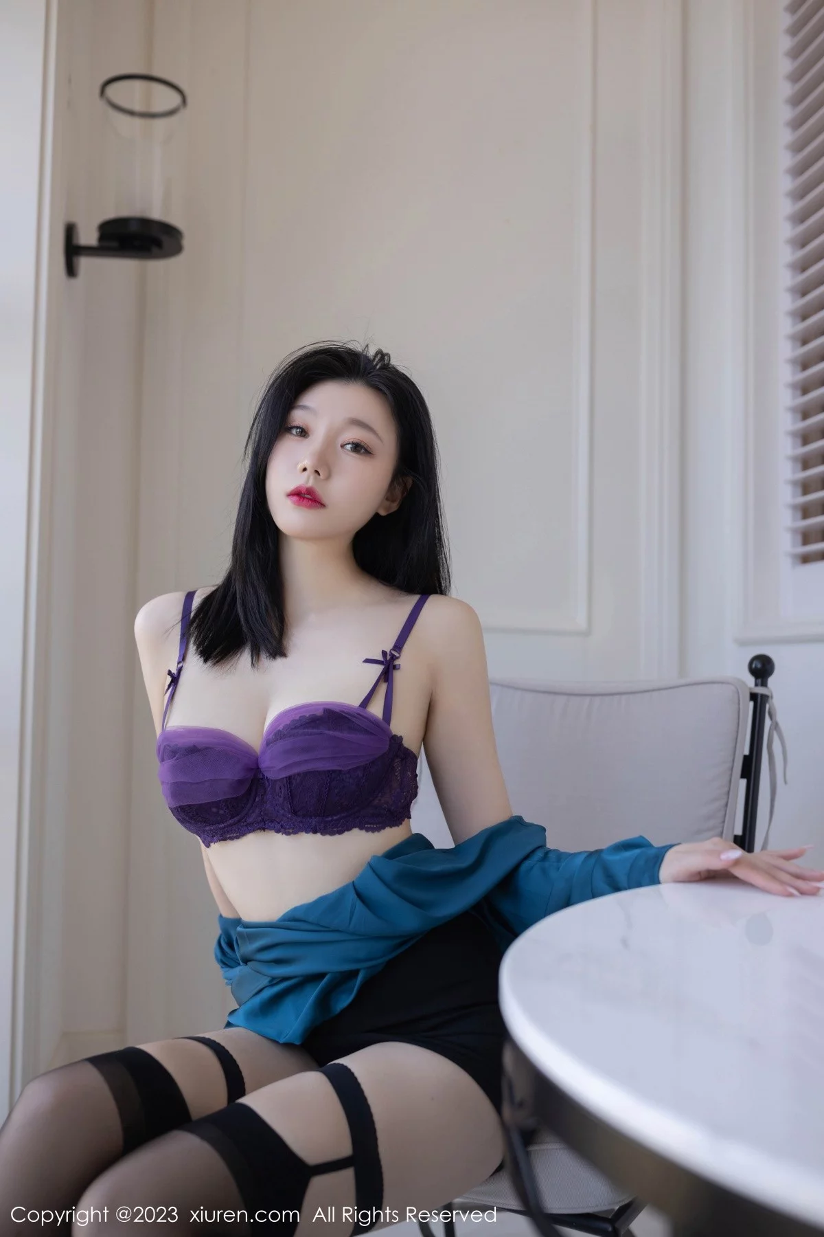 [[XiuRen秀人网]秀人网]No.6413_模特安然anran蓝色上衣配黑短裙露紫色内衣秀曼妙身姿诱惑写真80P