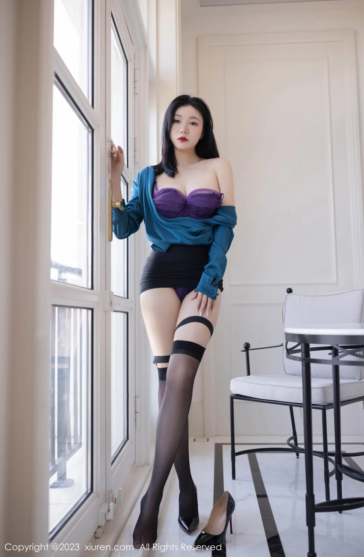 [[XiuRen秀人网]秀人网]No.6413_模特安然anran蓝色上衣配黑短裙露紫色内衣秀曼妙身姿诱惑写真80P