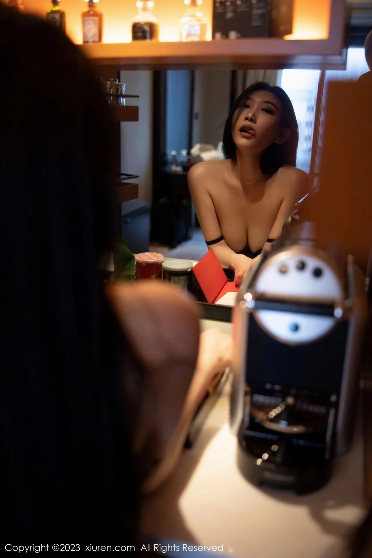 [[XiuRen秀人网]秀人网]No.6418_模特李佳芮cherie深色条纹服配短裙露黑色蕾丝情趣内衣诱惑写真75P