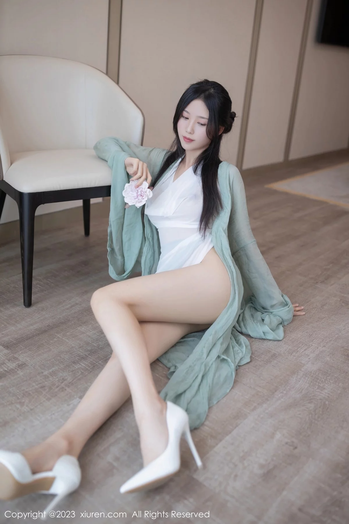 [[XiuRen秀人网]秀人网]No.6420_模特利世性感绿色古装服饰配白色薄纱秀曼妙身姿迷人诱惑写真74P