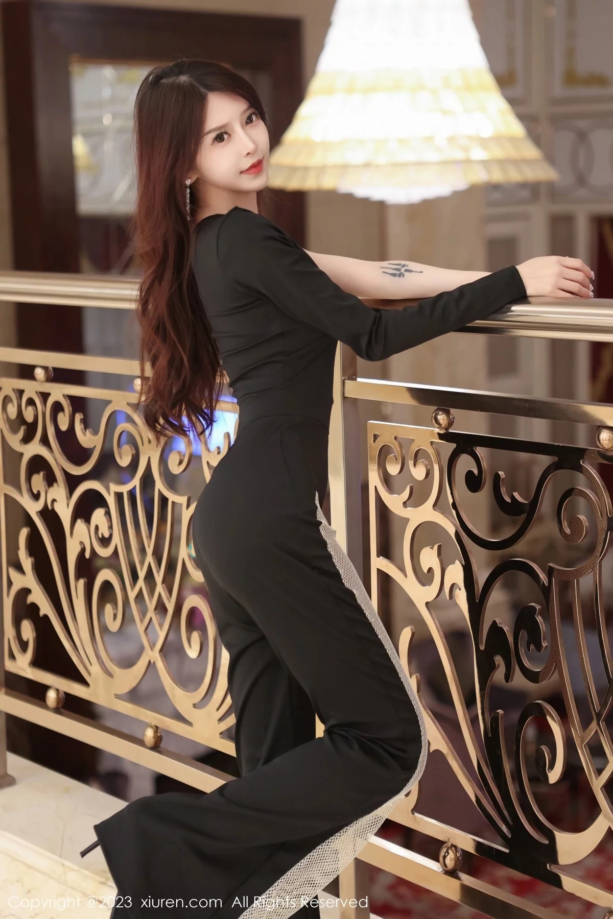 [[XiuRen秀人网]秀人网]No.6417_模特玉兔miki脱黑色简约套装露黑色蕾丝内衣超薄黑丝诱惑写真95P