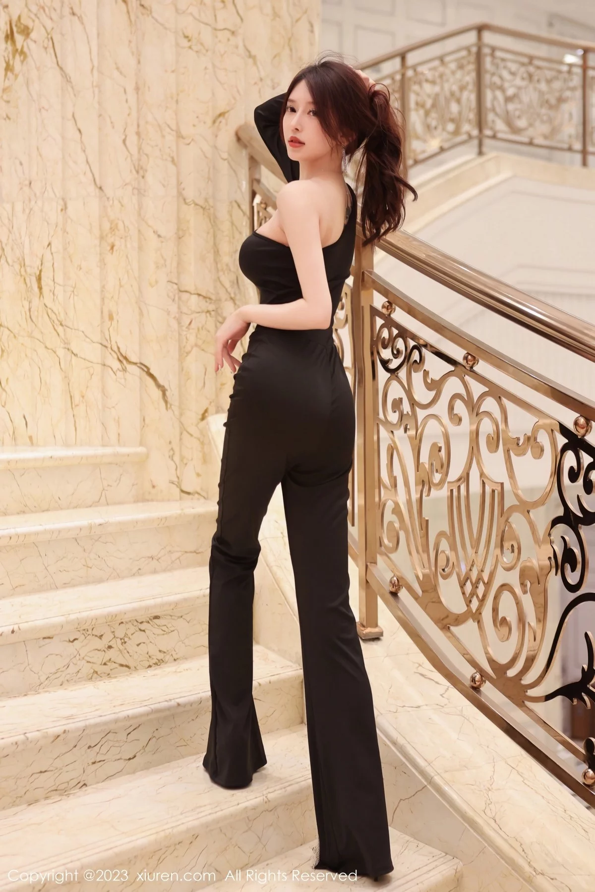 [[XiuRen秀人网]秀人网]No.6417_模特玉兔miki脱黑色简约套装露黑色蕾丝内衣超薄黑丝诱惑写真95P