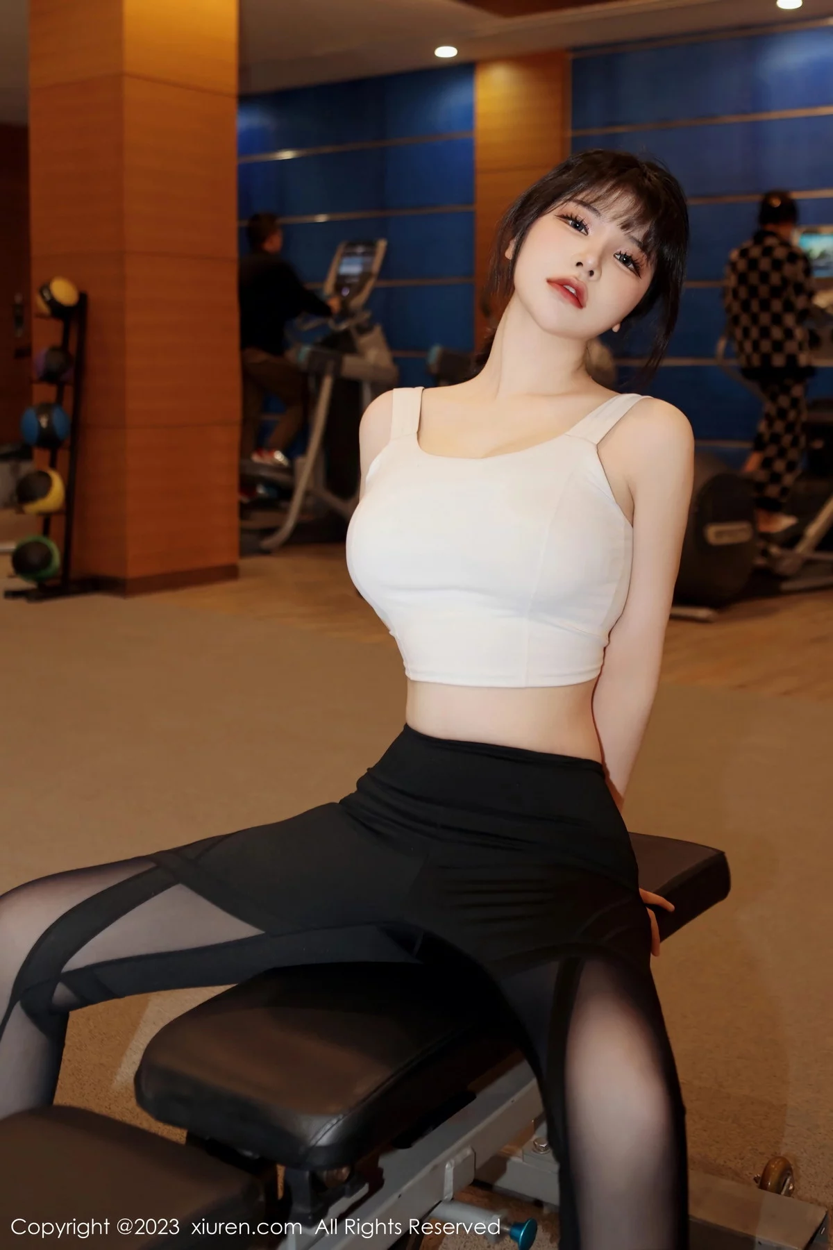 [[XiuRen秀人网]秀人网]No.6289_模特桃桃子白色短款上衣配瑜伽裤半脱露性感内衣完美诱惑写真80P