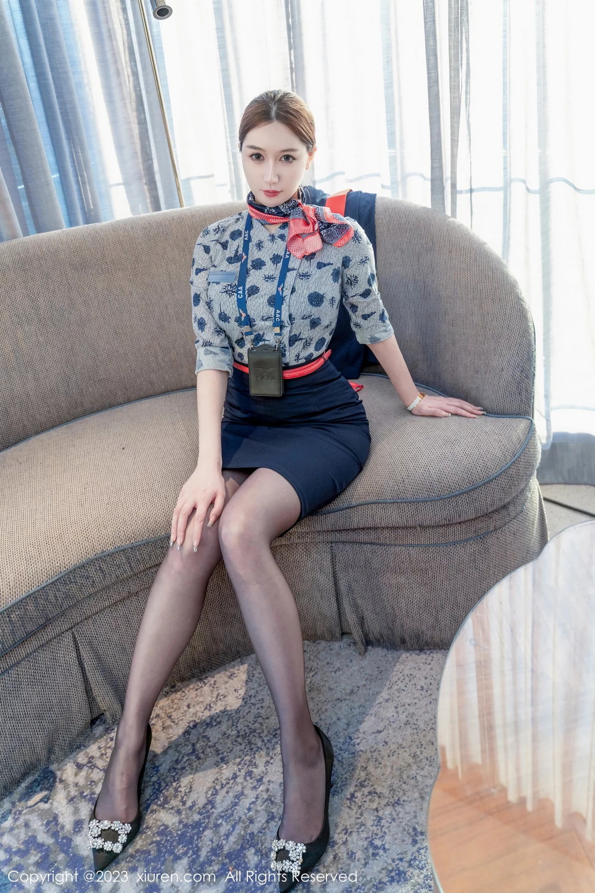 [[XiuRen秀人网]秀人网]No.6288_模特顾乔楠Cora脱性感空姐制服露黑色内衣配超薄黑丝诱惑写真66P