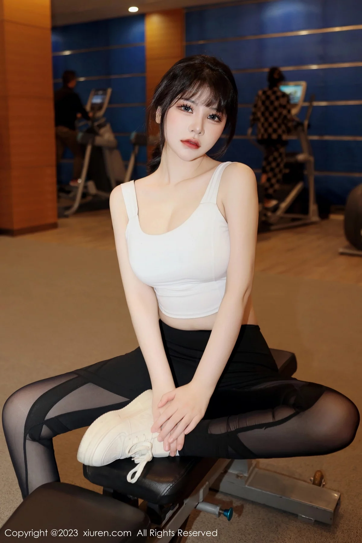 [[XiuRen秀人网]秀人网]No.6289_模特桃桃子白色短款上衣配瑜伽裤半脱露性感内衣完美诱惑写真80P