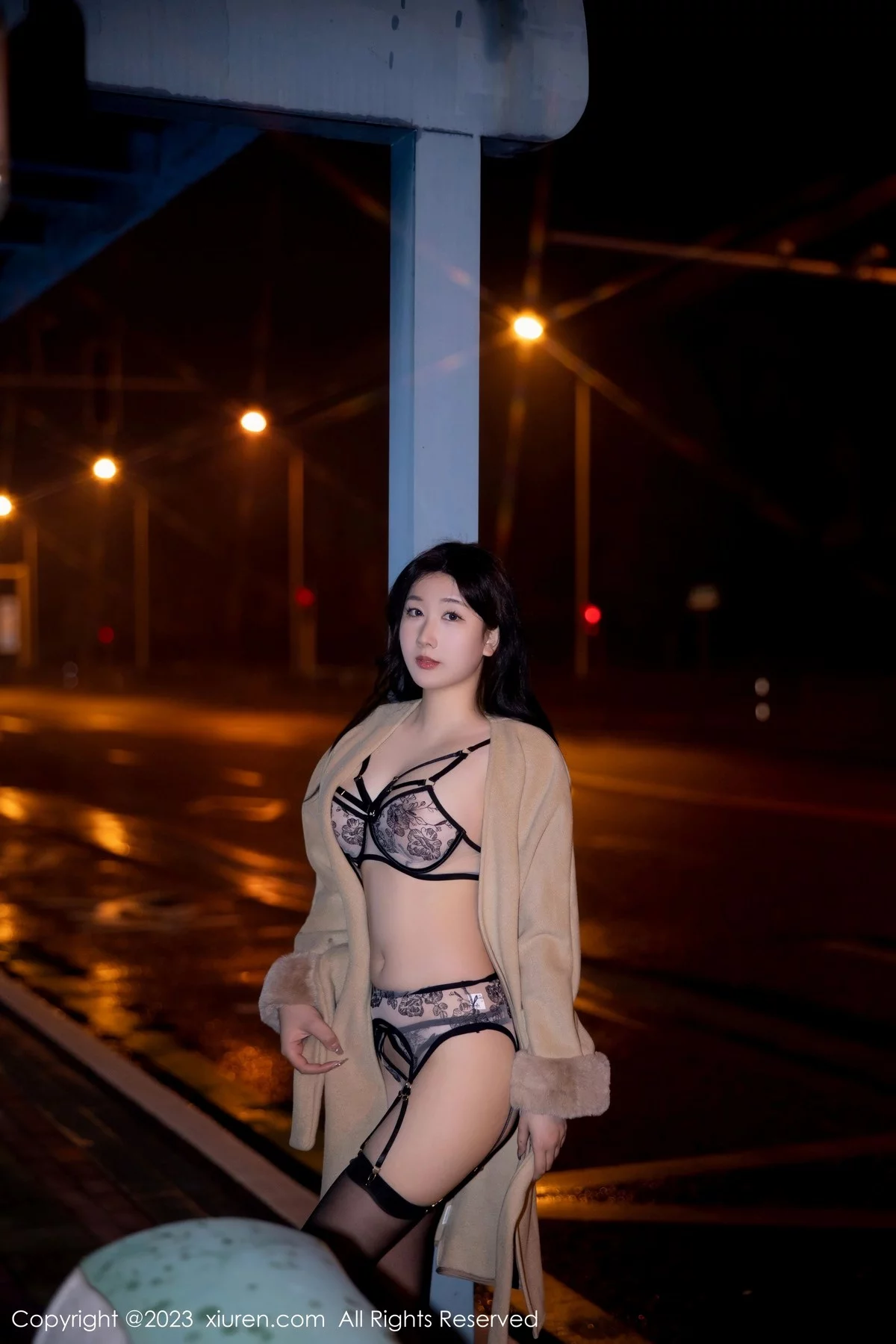 [[XiuRen秀人网]秀人网]No.6424_模特江真真脱外套露性感蕾丝内衣配黑丝吊袜秀完美身材诱惑写真66P