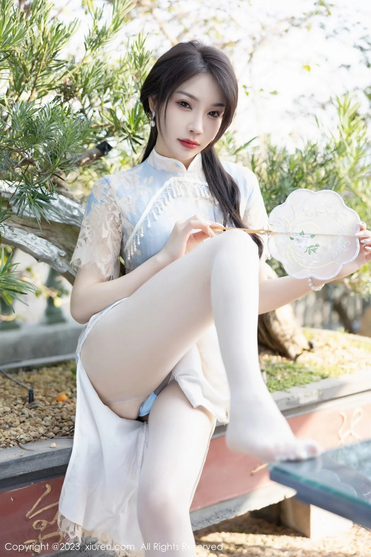 [[XiuRen秀人网]秀人网]No.6434_女神徐莉芝Booty脱浅色旗袍露蓝浅色蕾丝内衣开档肉丝诱惑写真87P