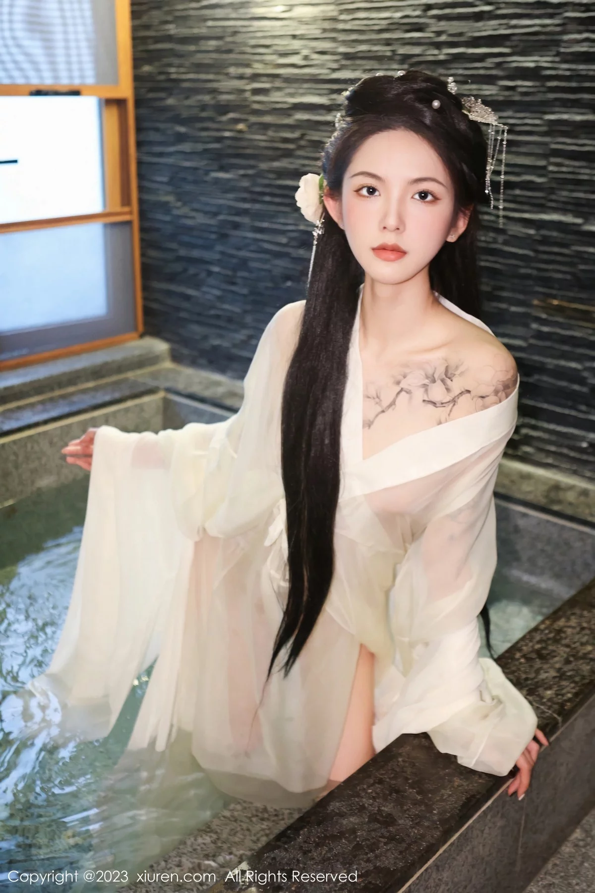 [[XiuRen秀人网]秀人网]No.6430_模特乔一一温泉浴池白纱轻透古装服饰秀惹火身材极致诱惑写真82P