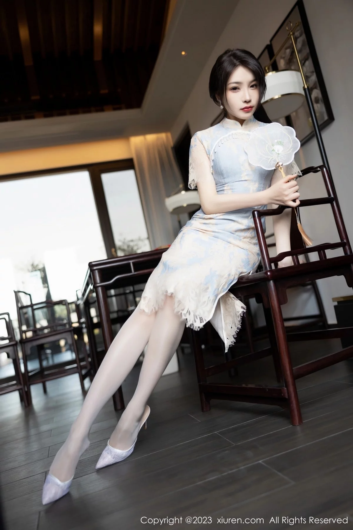 [[XiuRen秀人网]秀人网]No.6434_女神徐莉芝Booty脱浅色旗袍露蓝浅色蕾丝内衣开档肉丝诱惑写真87P