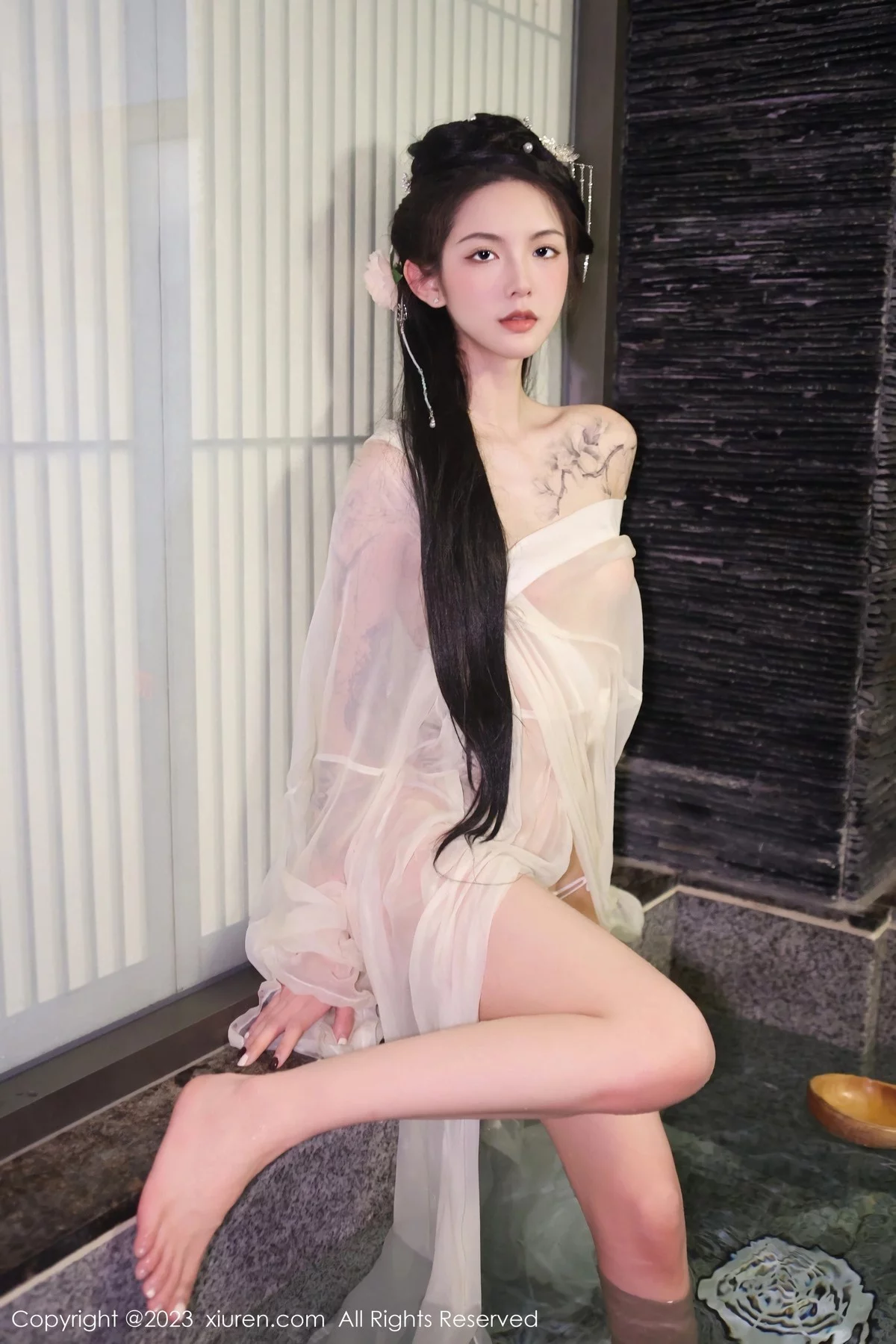 [[XiuRen秀人网]秀人网]No.6430_模特乔一一温泉浴池白纱轻透古装服饰秀惹火身材极致诱惑写真82P