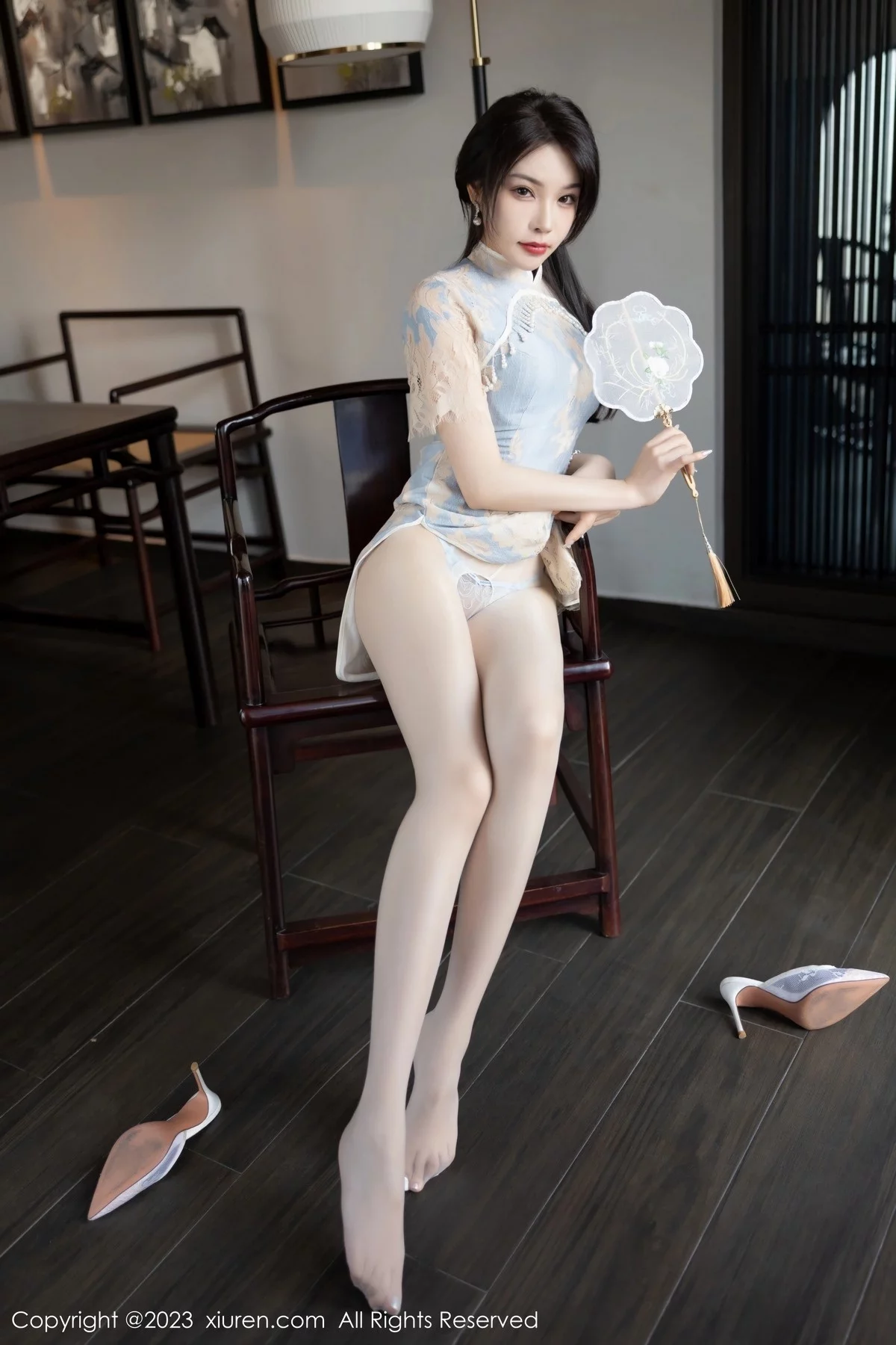 [[XiuRen秀人网]秀人网]No.6434_女神徐莉芝Booty脱浅色旗袍露蓝浅色蕾丝内衣开档肉丝诱惑写真87P