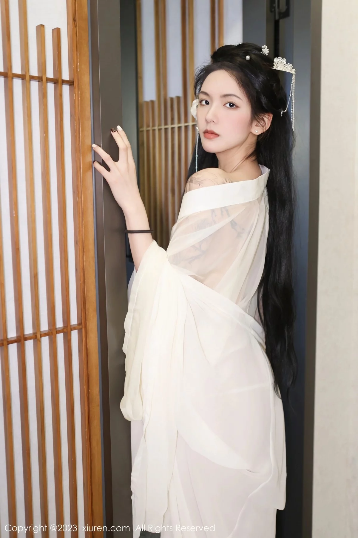 [[XiuRen秀人网]秀人网]No.6430_模特乔一一温泉浴池白纱轻透古装服饰秀惹火身材极致诱惑写真82P