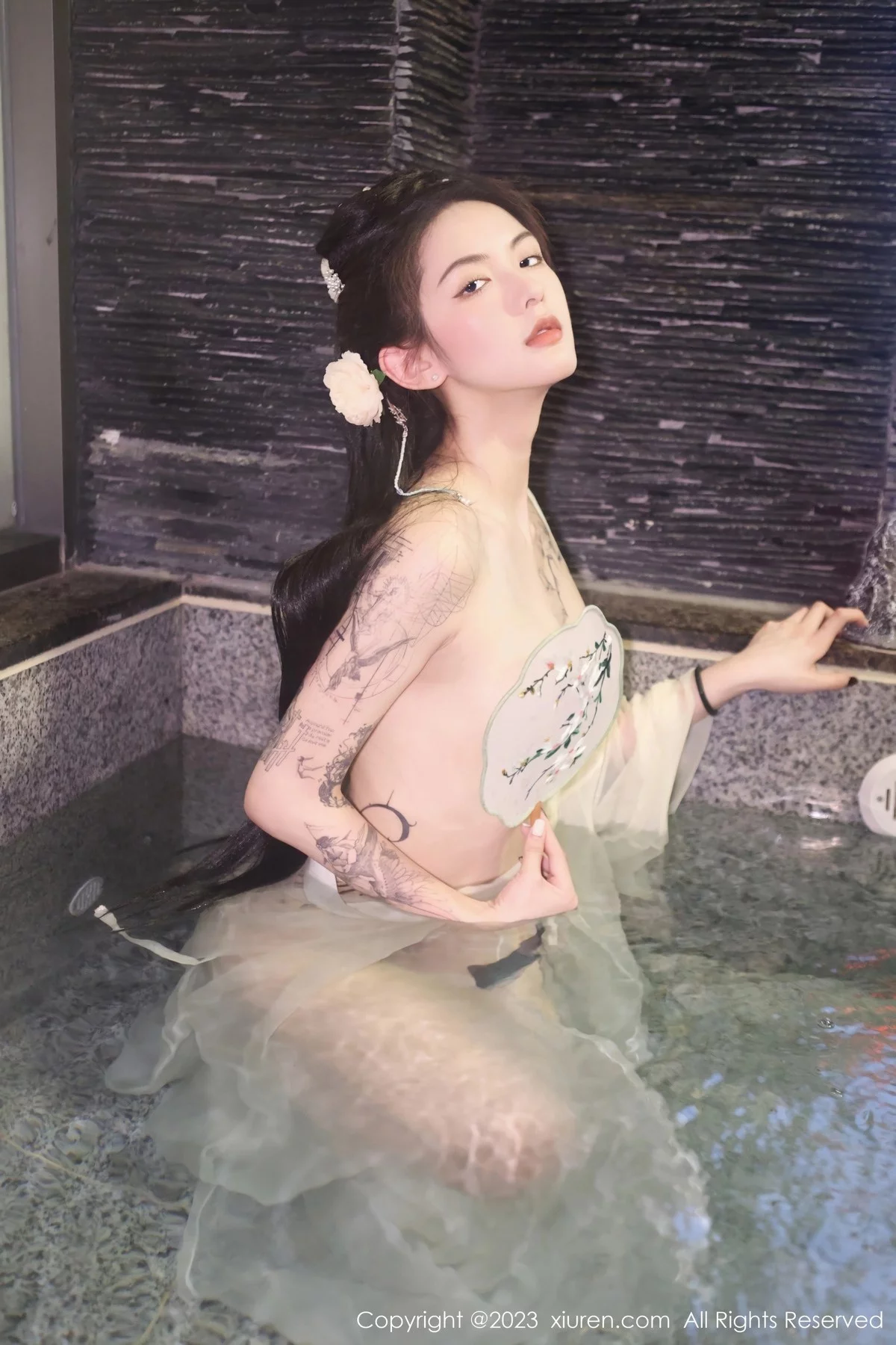 [[XiuRen秀人网]秀人网]No.6430_模特乔一一温泉浴池白纱轻透古装服饰秀惹火身材极致诱惑写真82P