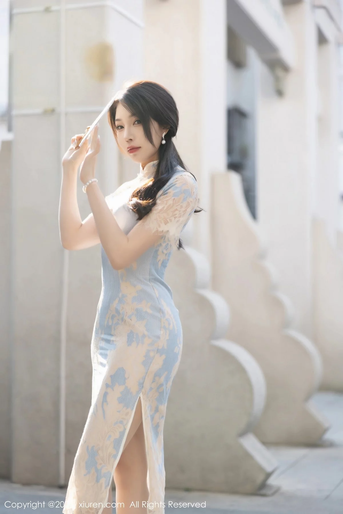 [[XiuRen秀人网]秀人网]No.6434_女神徐莉芝Booty脱浅色旗袍露蓝浅色蕾丝内衣开档肉丝诱惑写真87P