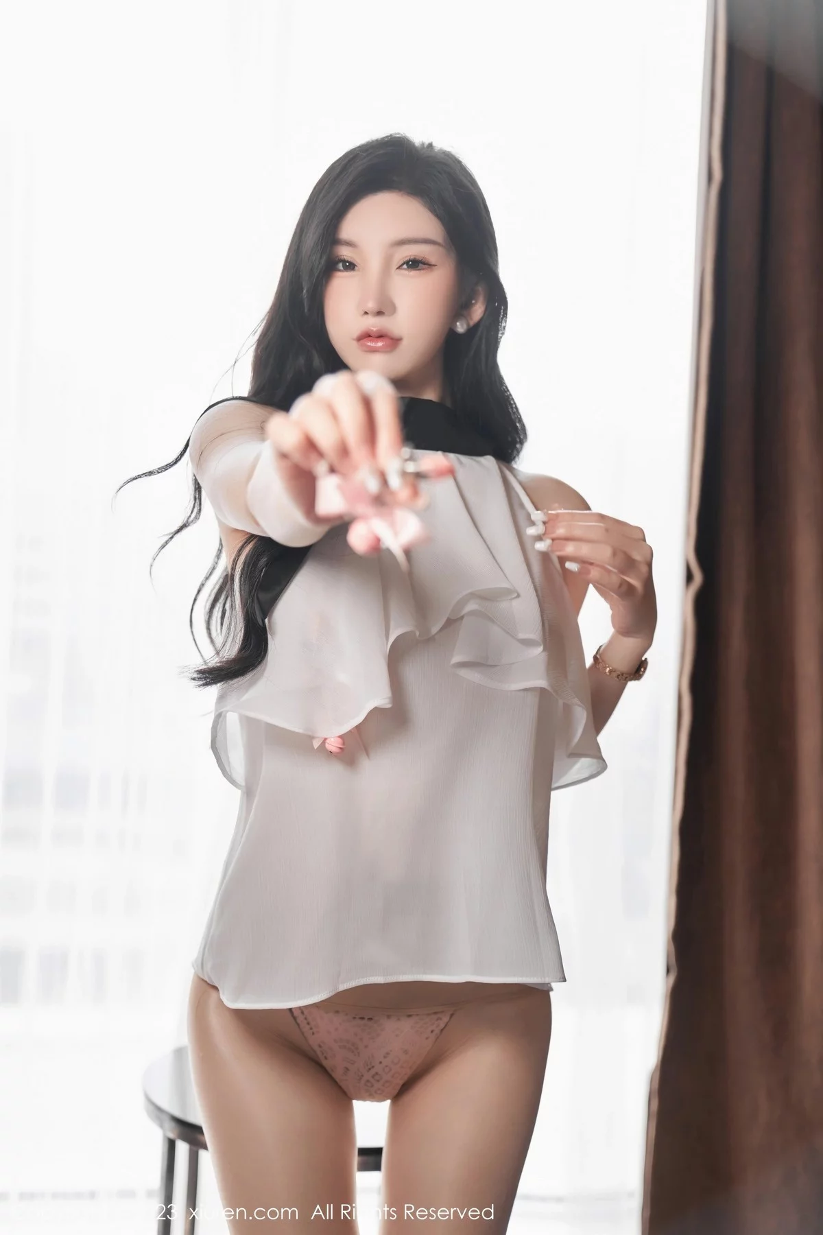 [[XiuRen秀人网]秀人网]No.6435_女神周于希Sally澳门旅拍白色薄纱服饰配超薄肉丝撩人诱惑写真83P