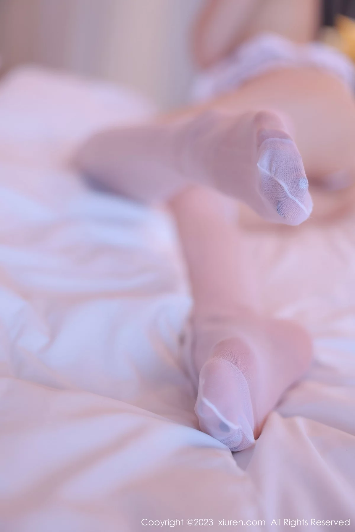 [[XiuRen秀人网]秀人网]No.6299_模特婠婠么性感真空白色女仆配白丝袜秀曼妙身姿迷人诱惑写真78P