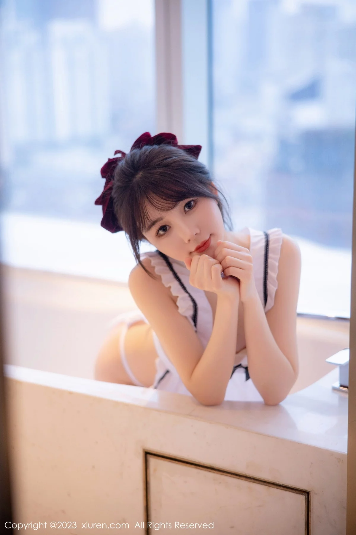 [[XiuRen秀人网]秀人网]No.6299_模特婠婠么性感真空白色女仆配白丝袜秀曼妙身姿迷人诱惑写真78P