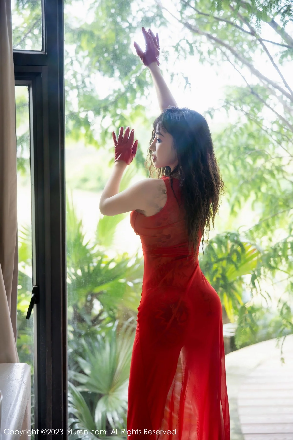 [[XiuRen秀人网]秀人网]No.6301_模特文静儿私房性感红色轻透服饰紧身秀豪乳翘臀惹火诱惑写真62P