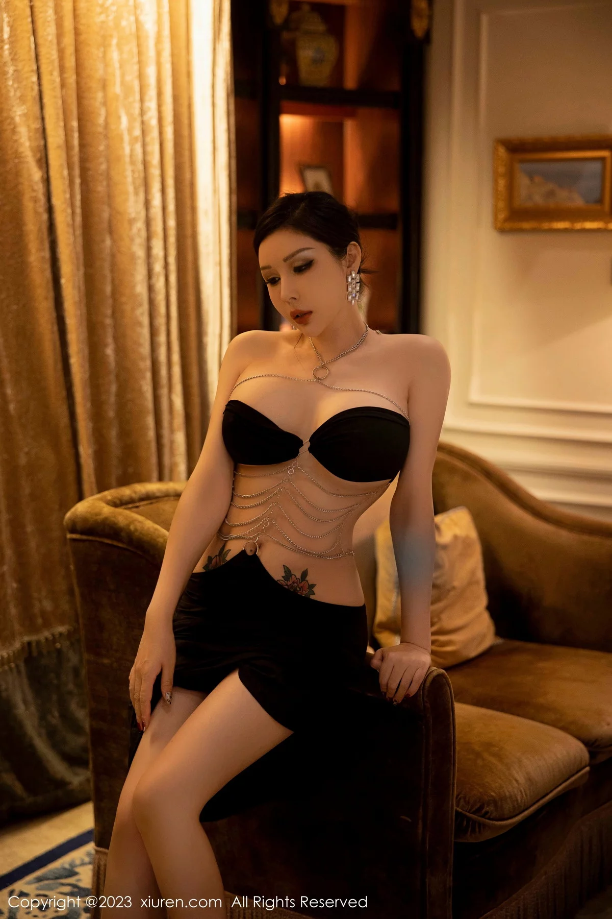 [[XiuRen秀人网]秀人网]No.6304_模特田冰冰私房性感黑色情趣长裙低胸秀惹火身材撩人诱惑写真63P