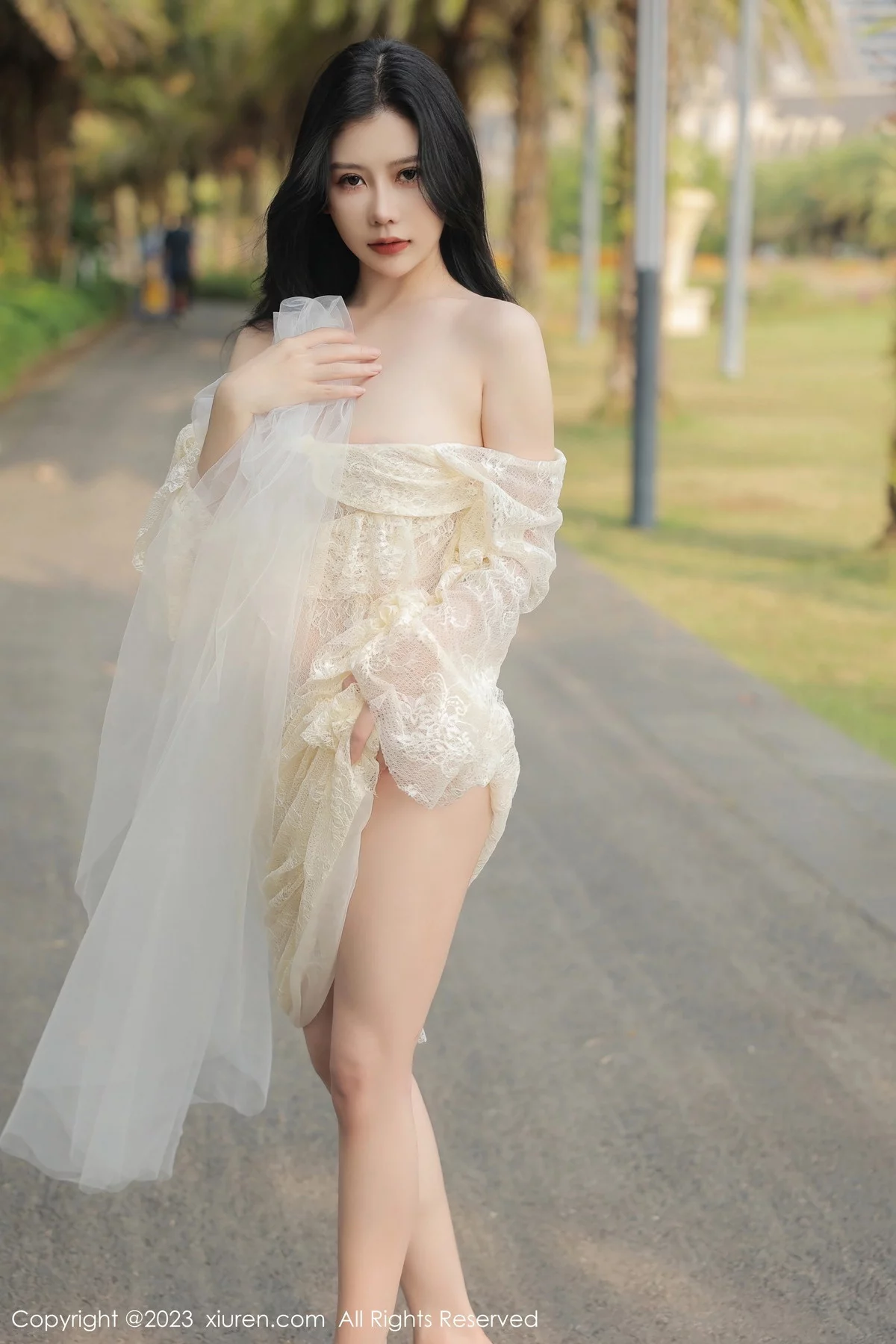[[XiuRen秀人网]秀人网]No.6303_模特尹甜甜海南旅拍性感白色蕾丝婚纱透视秀完美身材诱惑写真54P