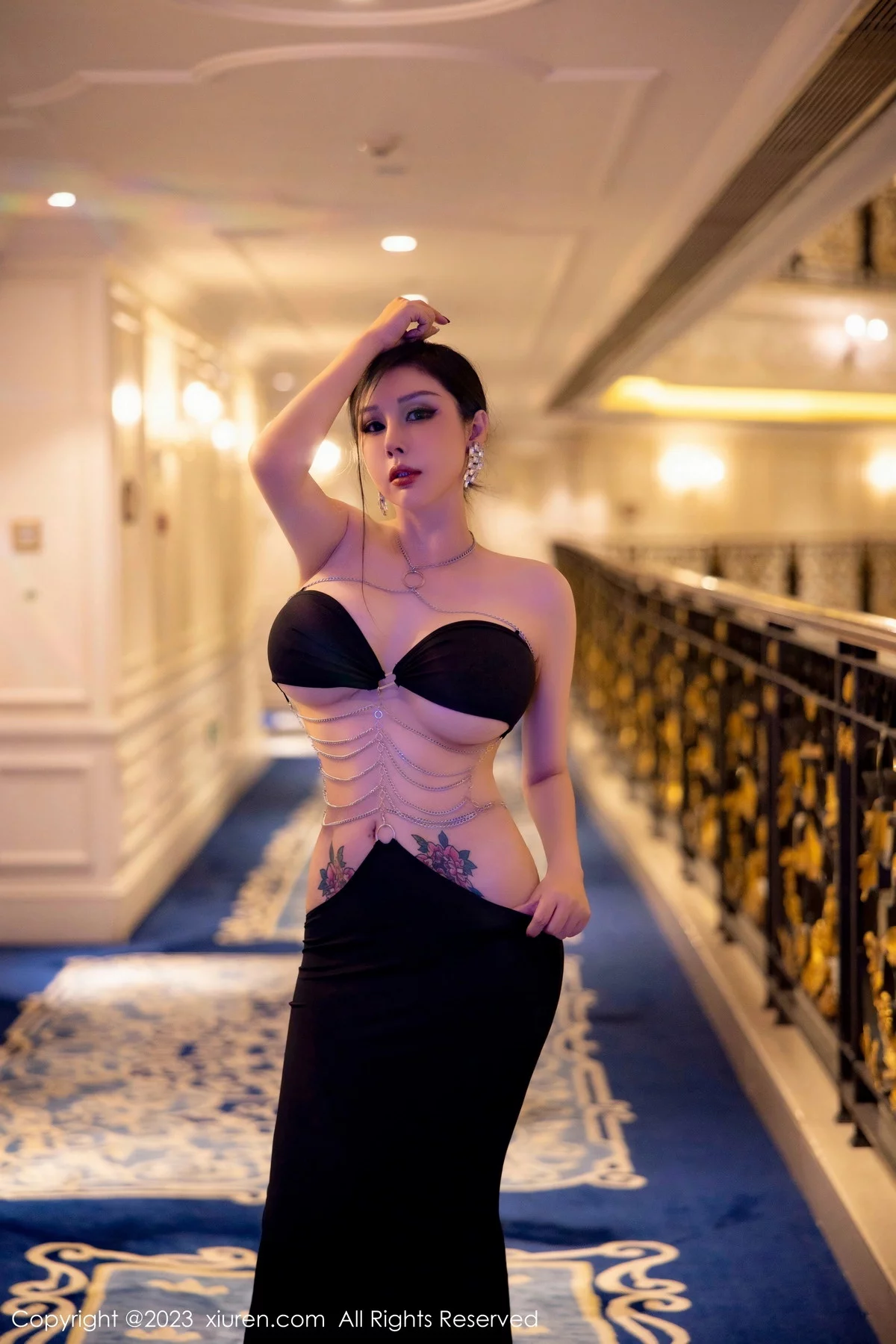 [[XiuRen秀人网]秀人网]No.6304_模特田冰冰私房性感黑色情趣长裙低胸秀惹火身材撩人诱惑写真63P