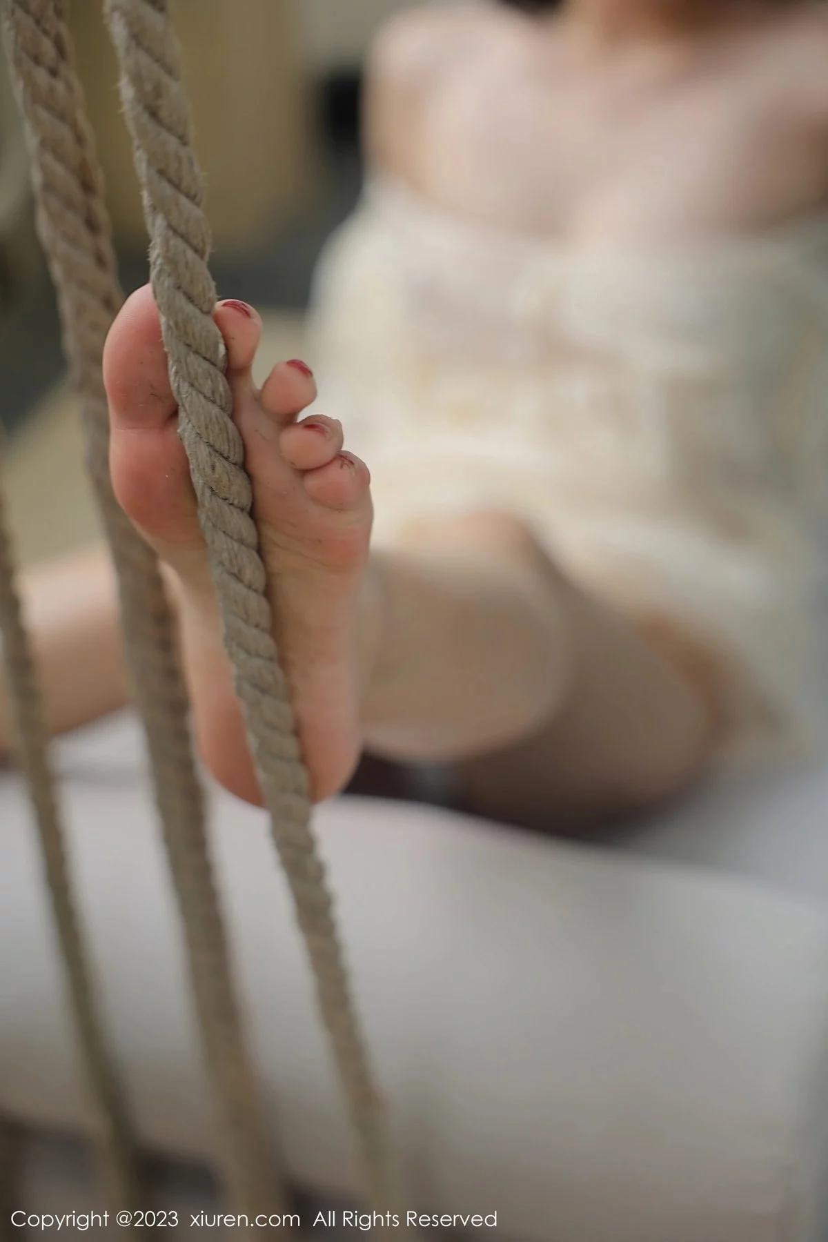 [[XiuRen秀人网]秀人网]No.6303_模特尹甜甜海南旅拍性感白色蕾丝婚纱透视秀完美身材诱惑写真54P