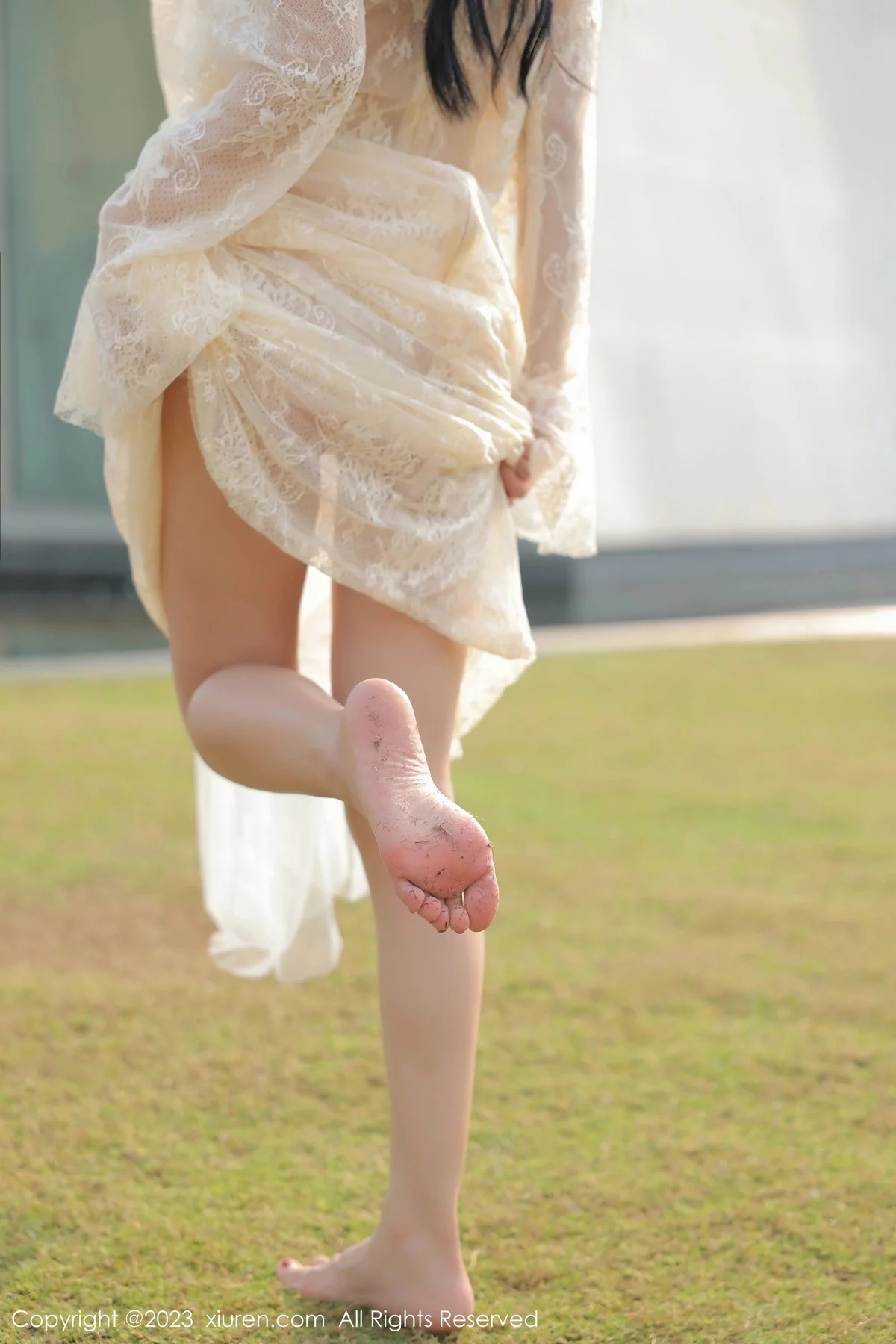 [[XiuRen秀人网]秀人网]No.6303_模特尹甜甜海南旅拍性感白色蕾丝婚纱透视秀完美身材诱惑写真54P