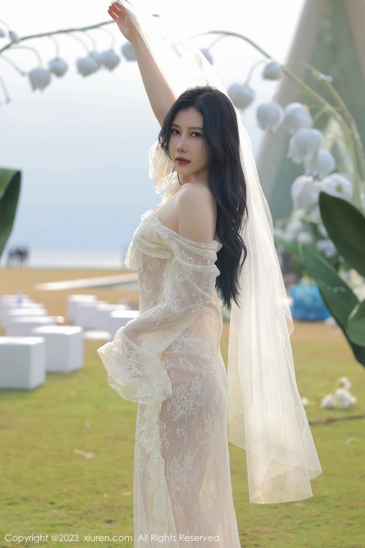 [[XiuRen秀人网]秀人网]No.6303_模特尹甜甜海南旅拍性感白色蕾丝婚纱透视秀完美身材诱惑写真54P