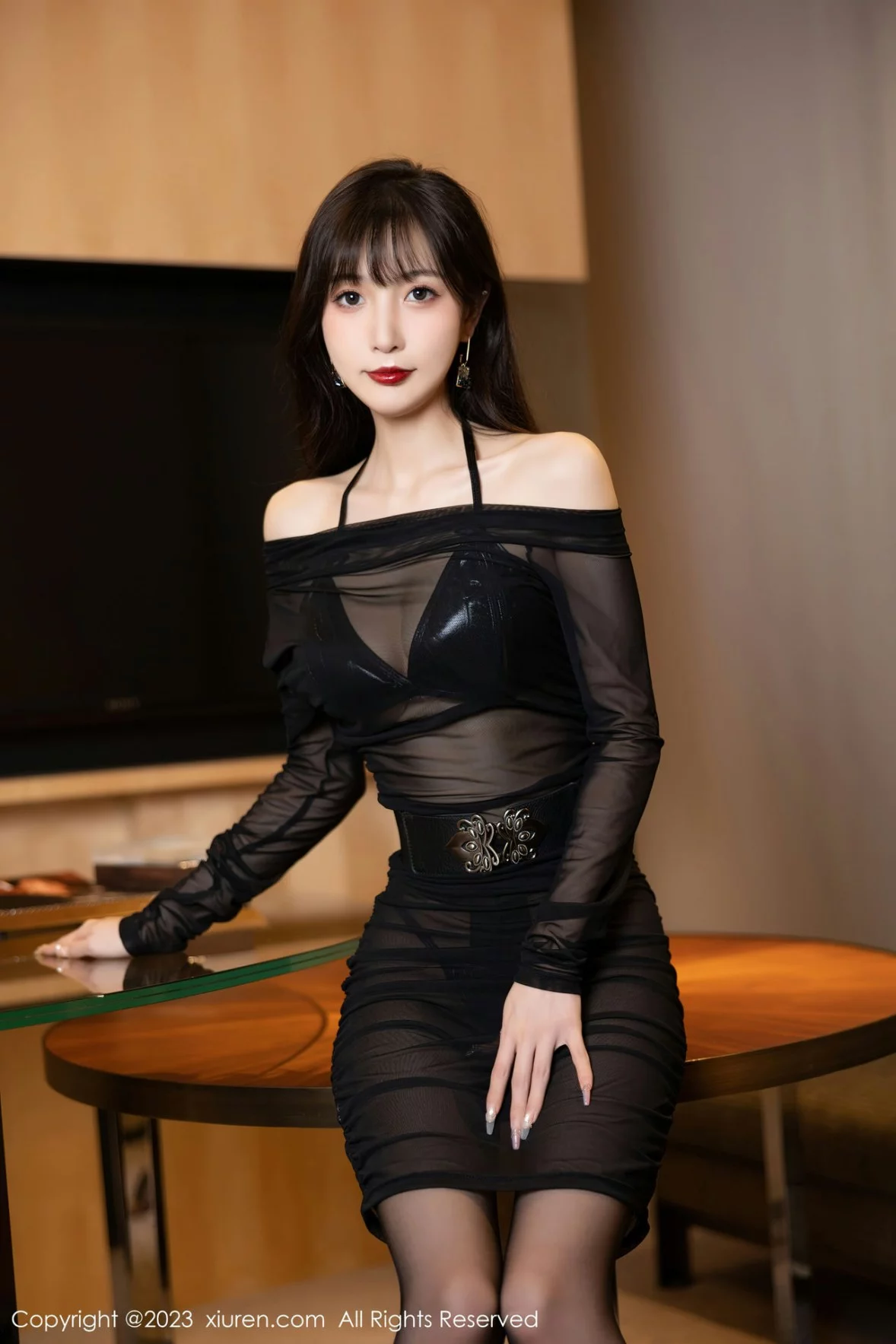 [[XiuRen秀人网]秀人网]No.6307_模特林星阑脱轻透网纱连衣裙露性感黑色皮质内衣迷人诱惑写真80P