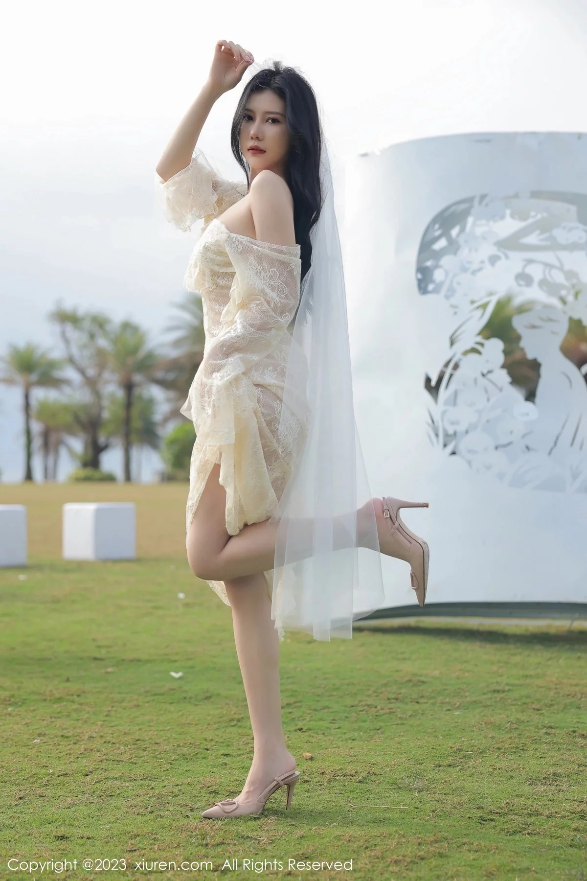 [[XiuRen秀人网]秀人网]No.6303_模特尹甜甜海南旅拍性感白色蕾丝婚纱透视秀完美身材诱惑写真54P