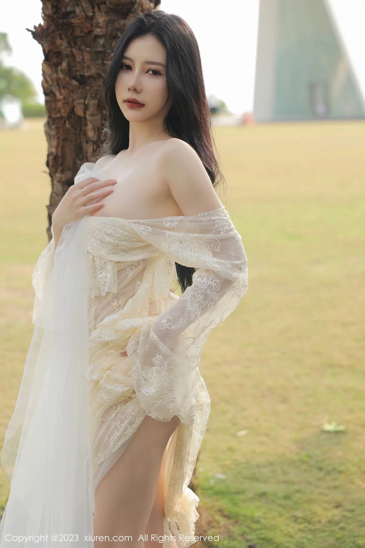 [[XiuRen秀人网]秀人网]No.6303_模特尹甜甜海南旅拍性感白色蕾丝婚纱透视秀完美身材诱惑写真54P