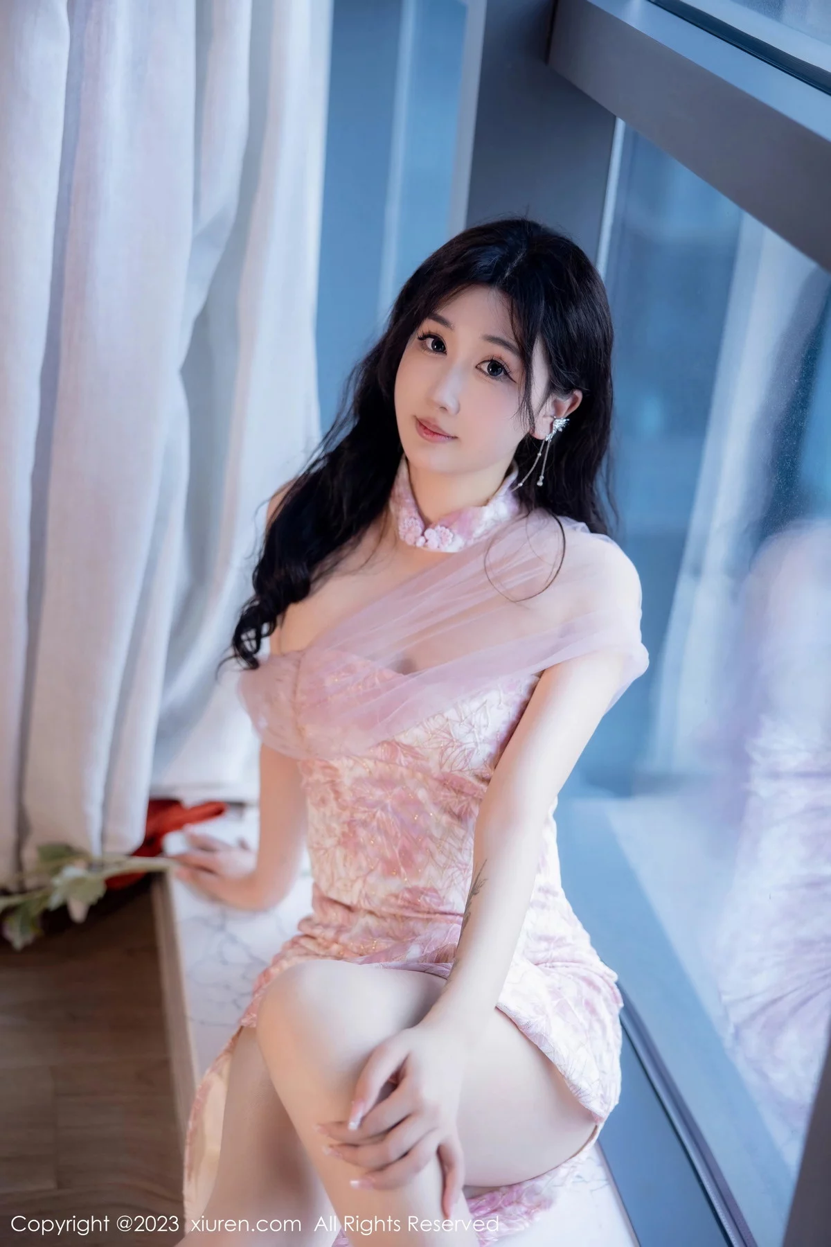 [[XiuRen秀人网]秀人网]No.6313_模特江真真性感粉色露肩连衣短裙配超薄无内肉丝惹火诱惑写真76P