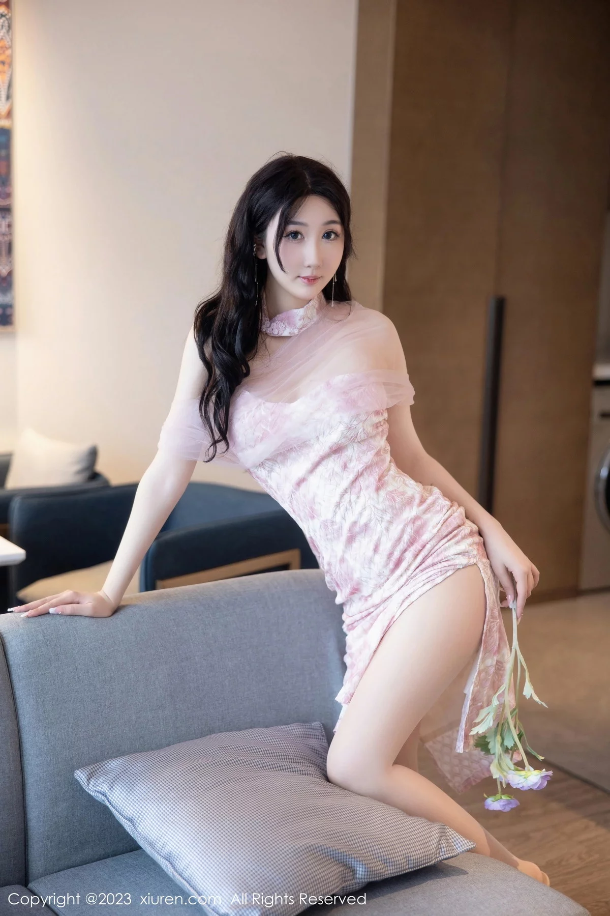 [[XiuRen秀人网]秀人网]No.6313_模特江真真性感粉色露肩连衣短裙配超薄无内肉丝惹火诱惑写真76P