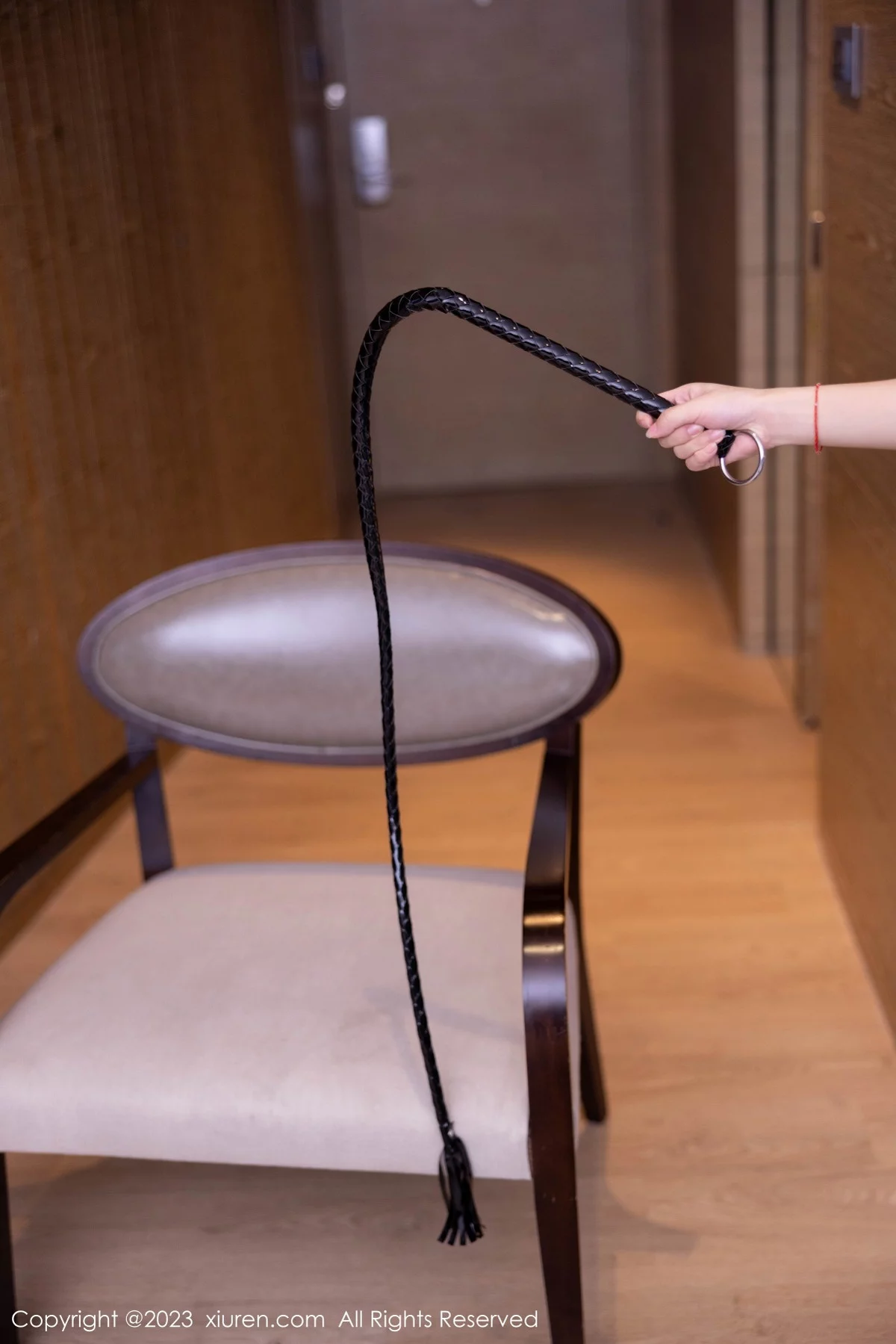 [[XiuRen秀人网]秀人网]No.6320_女神绮里嘉ula性感黑色皮质连衣短裙半撩秀翘臀美腿诱惑写真87P