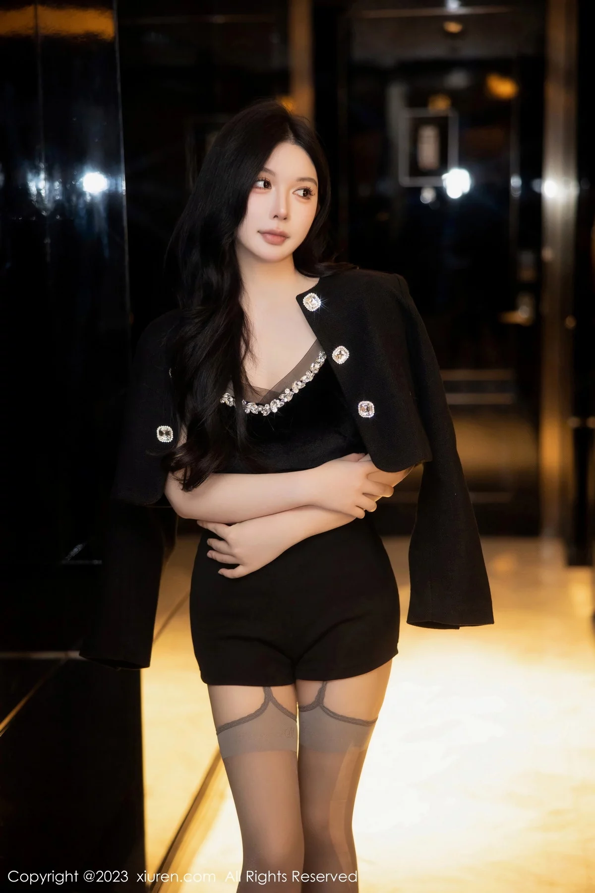 [[XiuRen秀人网]秀人网]No.6317_模特林珊珊黑色吊带短裙露轻透花色蕾丝情趣内衣撩人诱惑写真105P