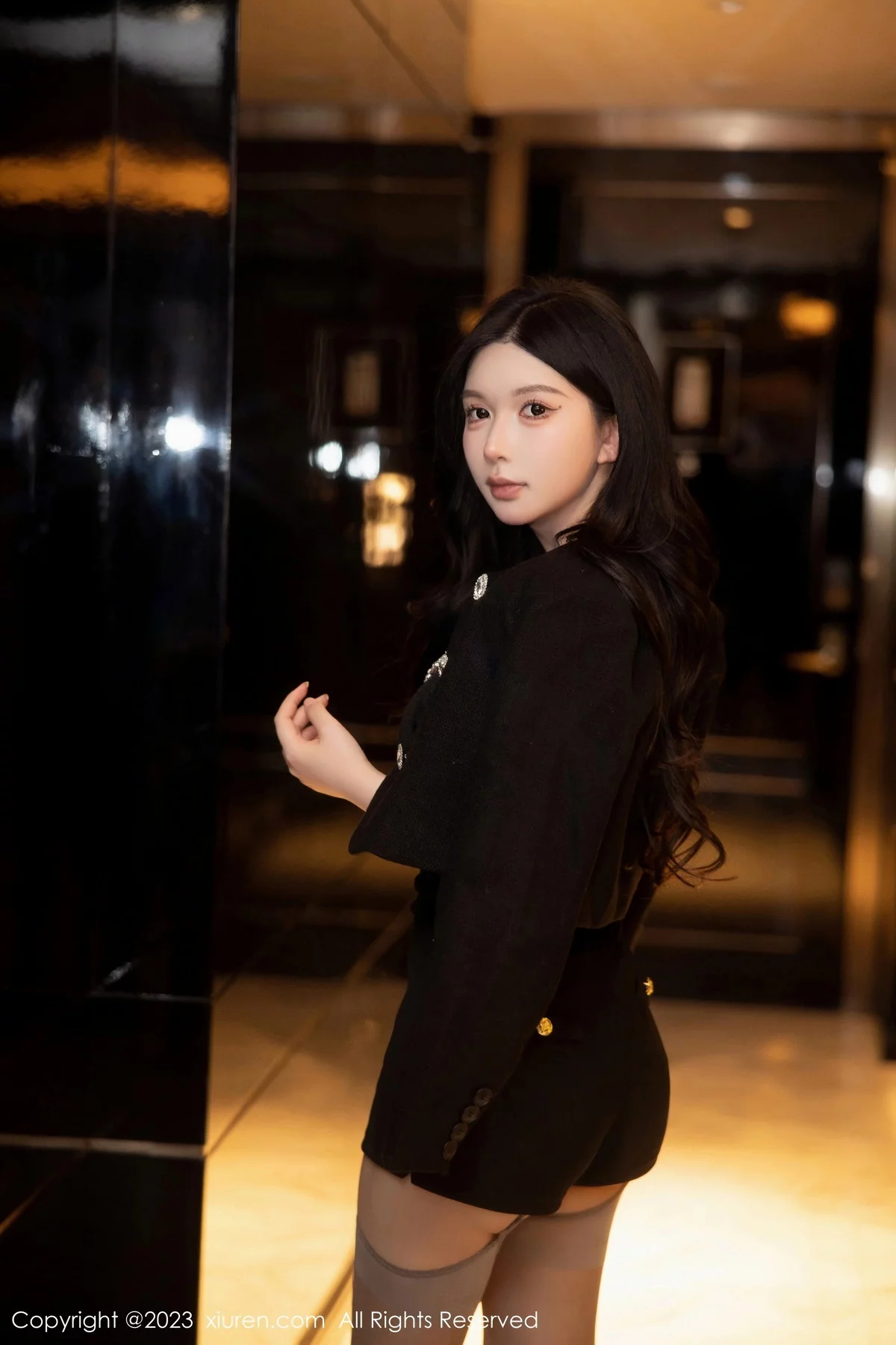 [[XiuRen秀人网]秀人网]No.6317_模特林珊珊黑色吊带短裙露轻透花色蕾丝情趣内衣撩人诱惑写真105P